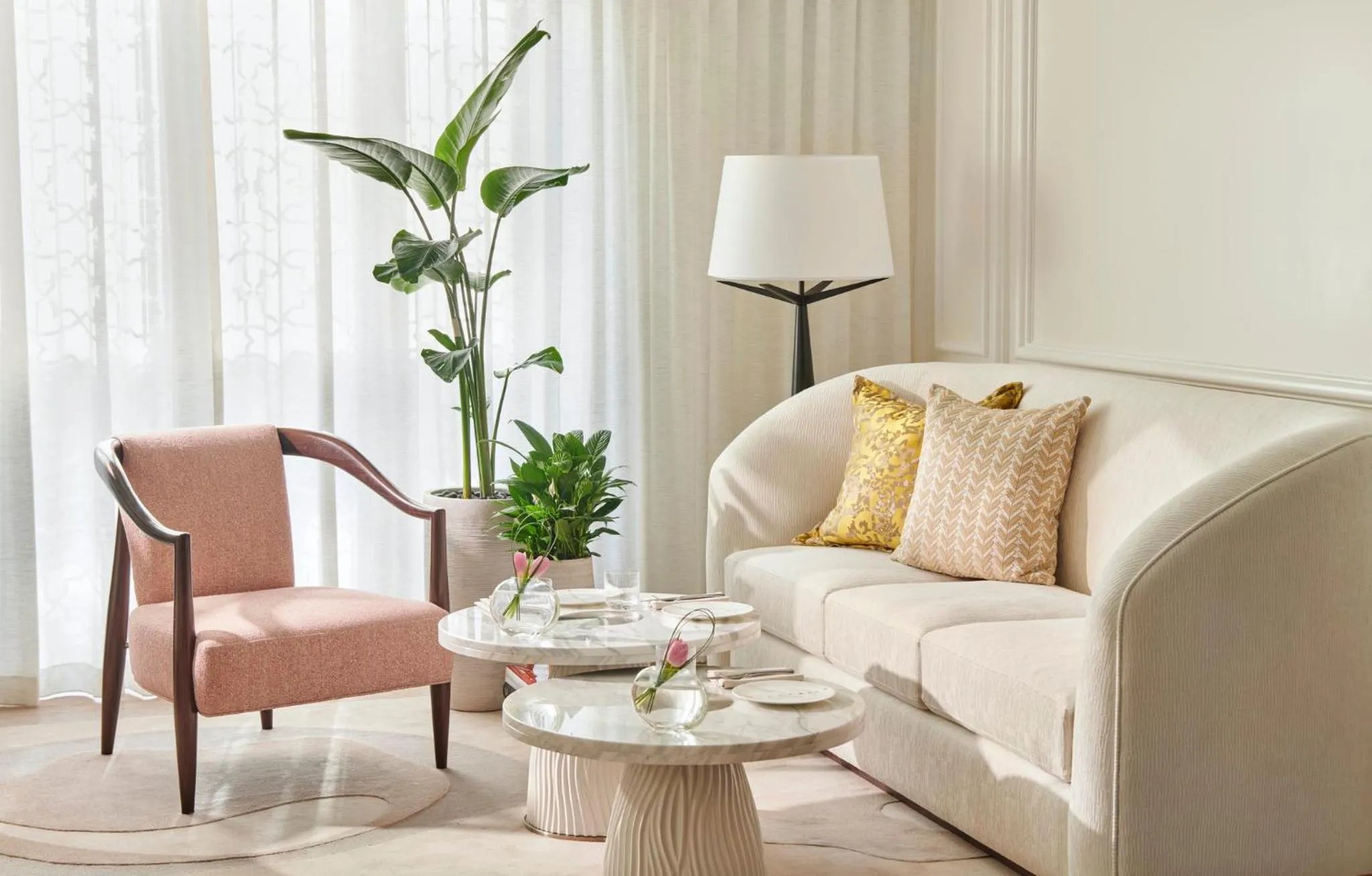 Evening entertainment in Emirates Palace Mandarin Oriental, Abu Dhabi