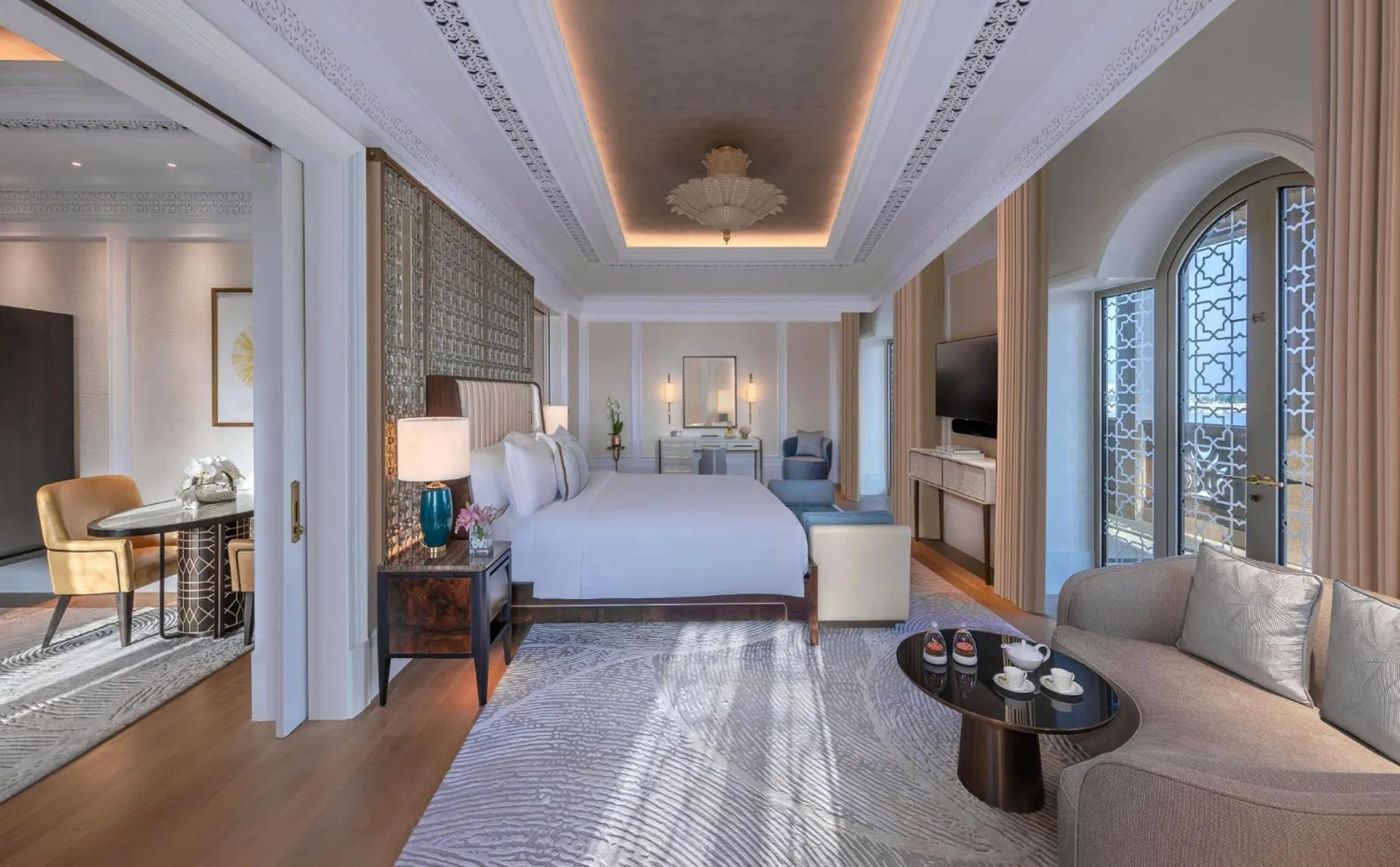 Living room, Bed in Emirates Palace Mandarin Oriental, Abu Dhabi