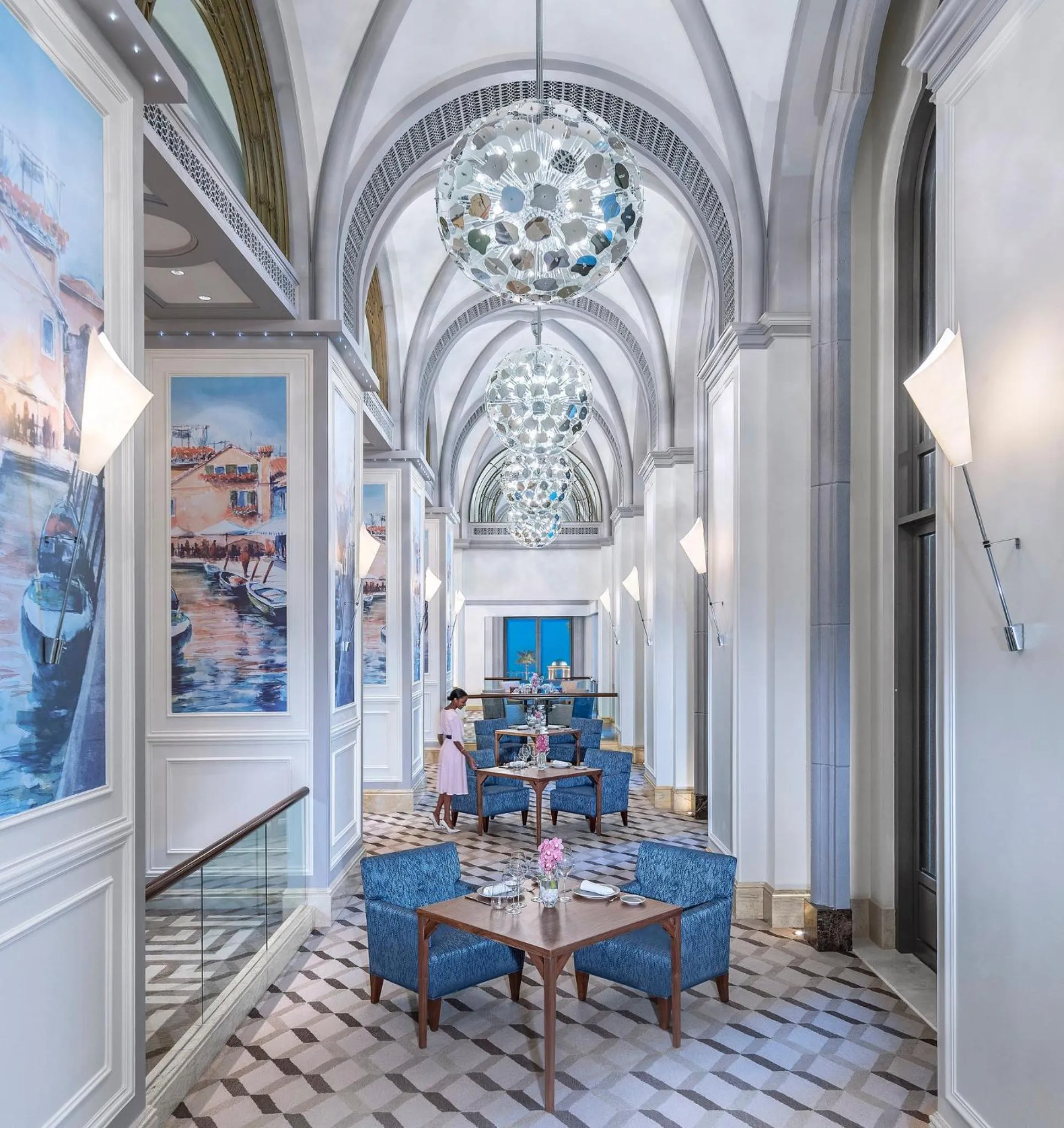 TV and multimedia in Emirates Palace Mandarin Oriental, Abu Dhabi