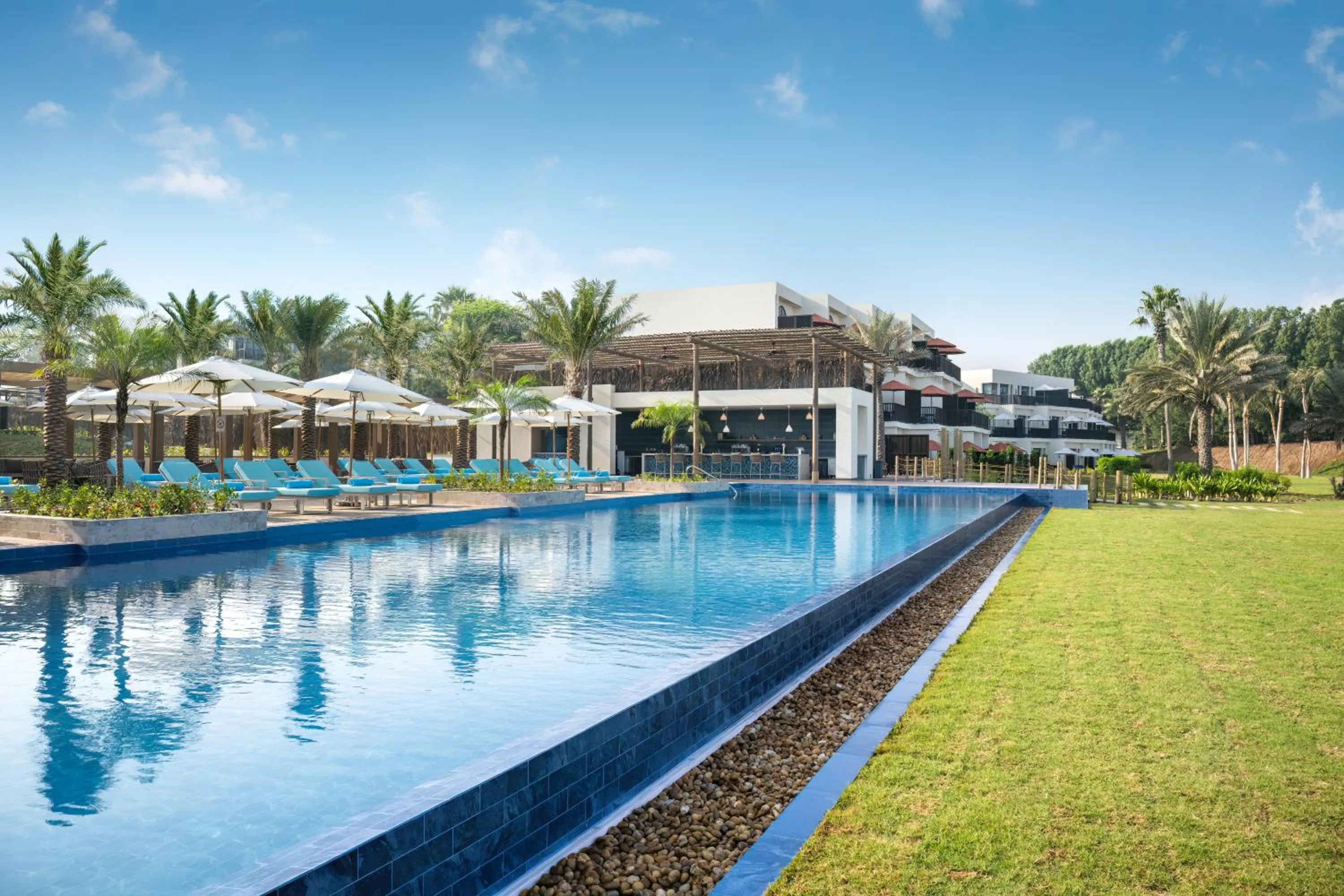 Swimming pool in JA Palm Tree Court, Dubai