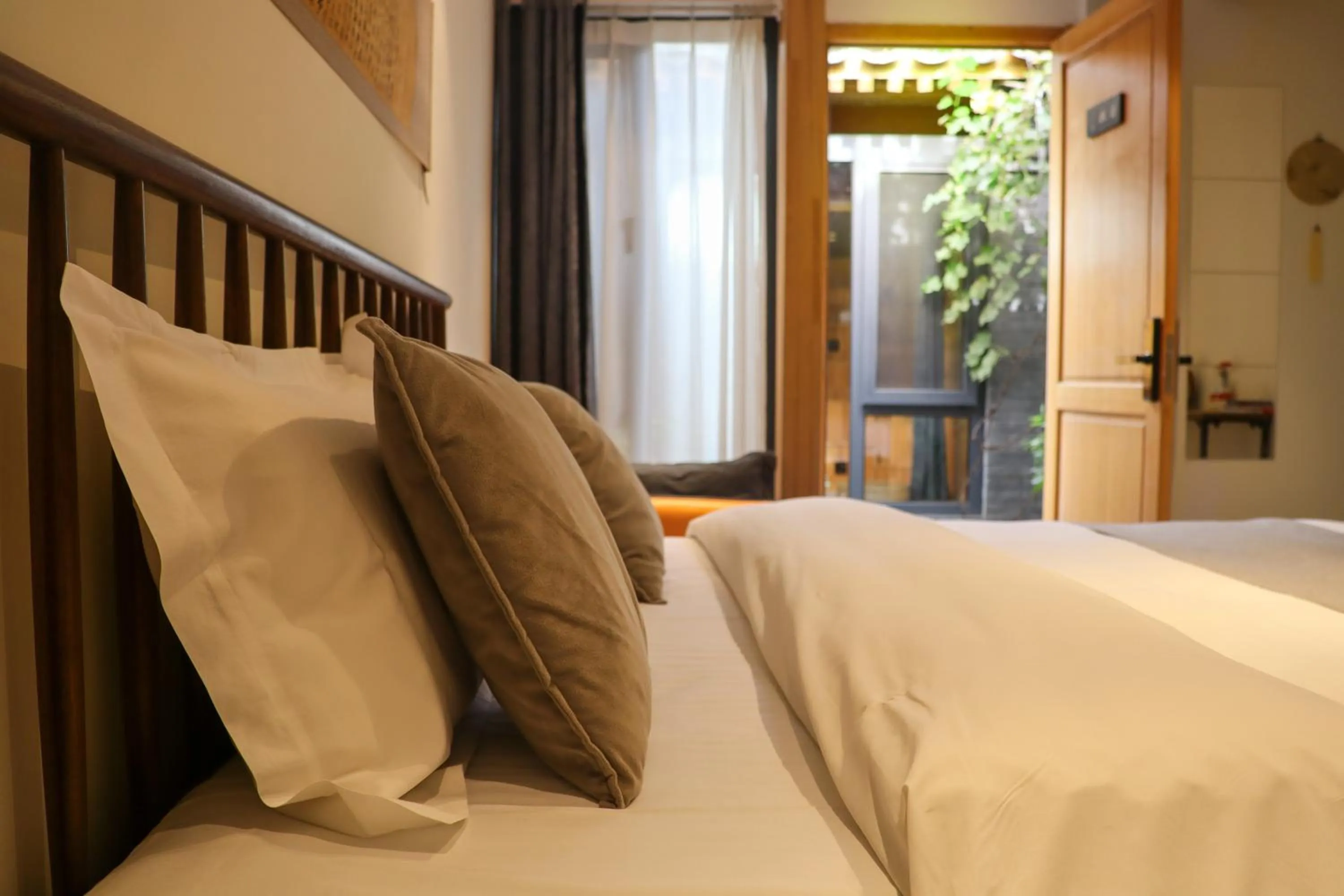 Bed in Templeside Beijing