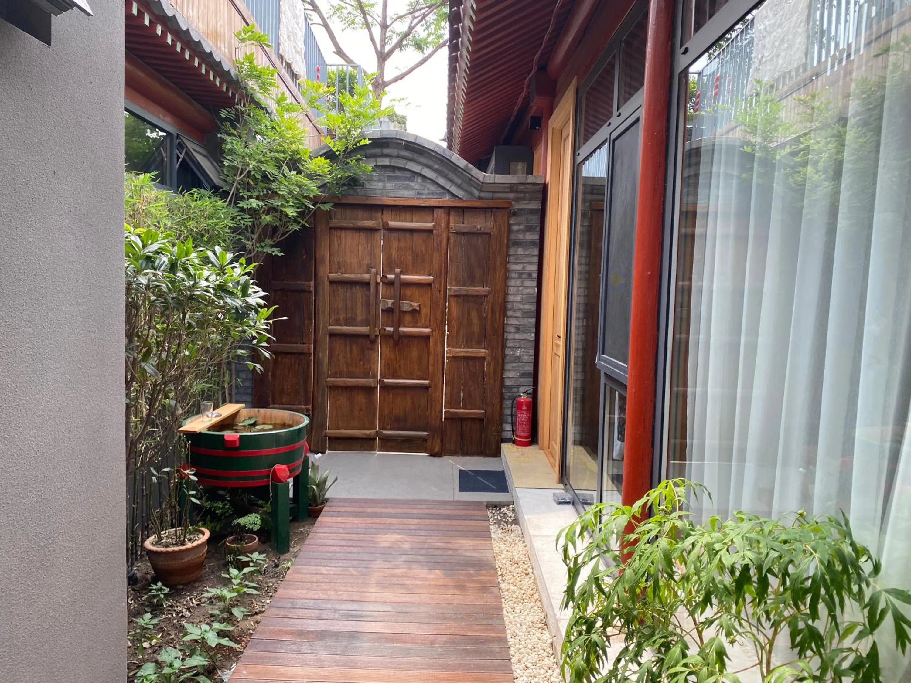 Facade/entrance in Templeside Beijing