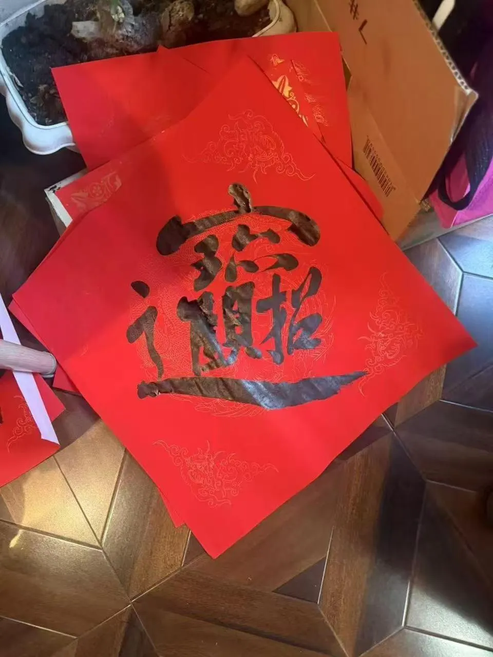 Activities in Templeside Courtyard Hotel Close to Sqaure Forbidden next to White temple Free laundry and breakfast Personalized Needs Develop