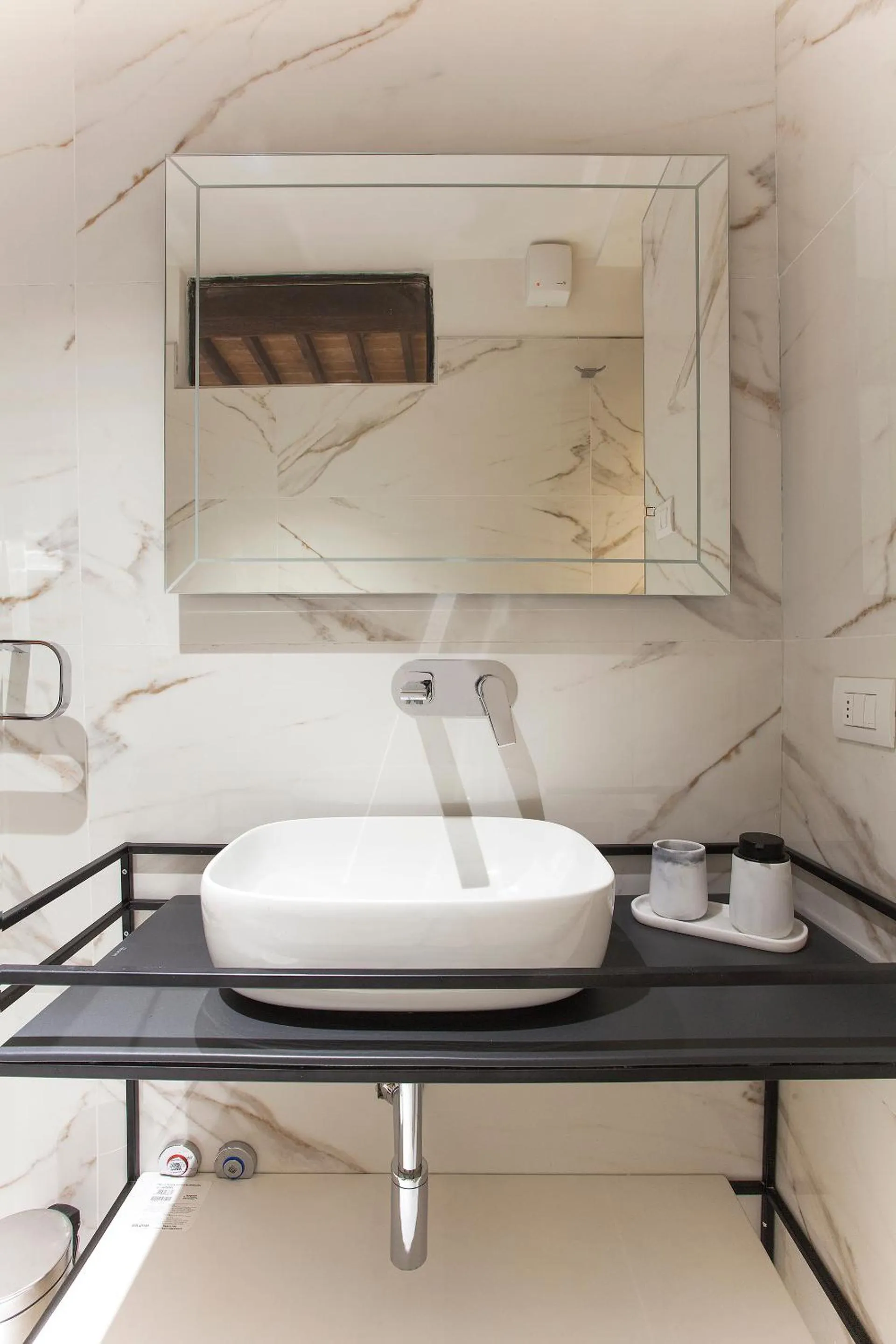 Bathroom in San Sebastiano Suite & Luxury Apartments