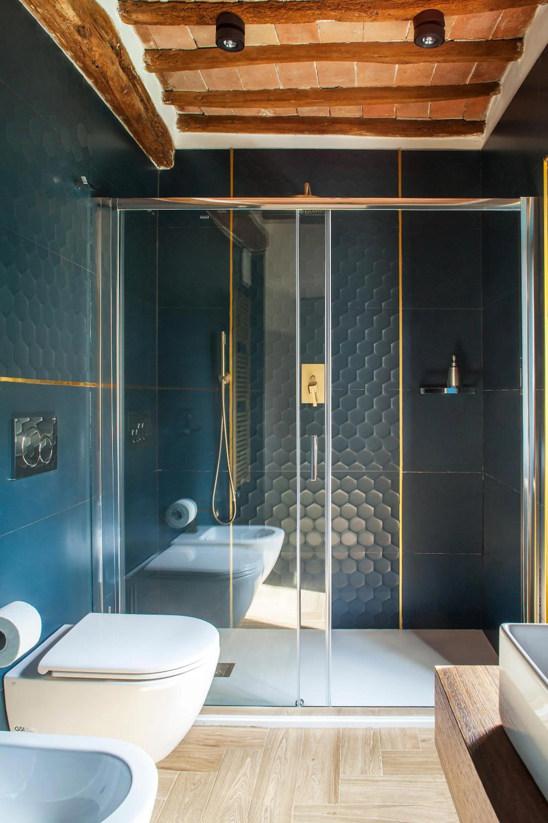 Toilet in San Sebastiano Suite & Luxury Apartments