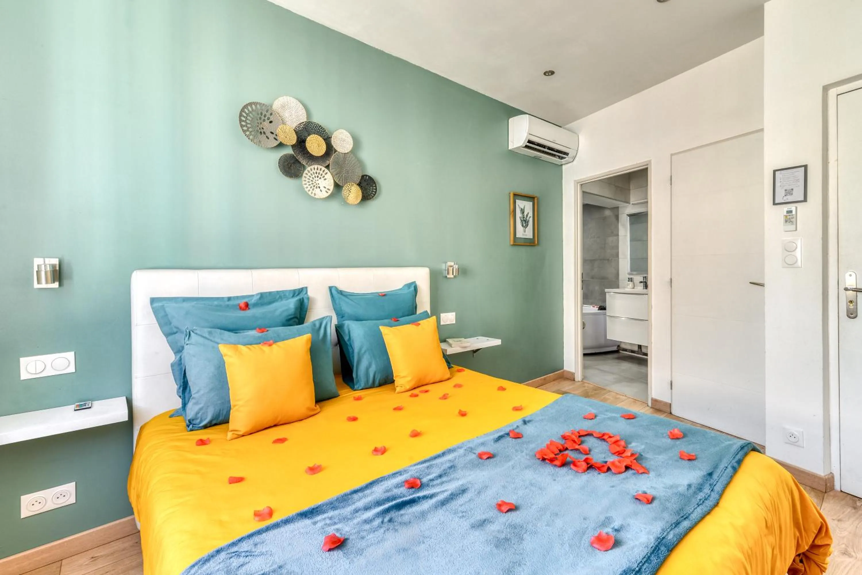 Bed in Le bourget - Suite romantique