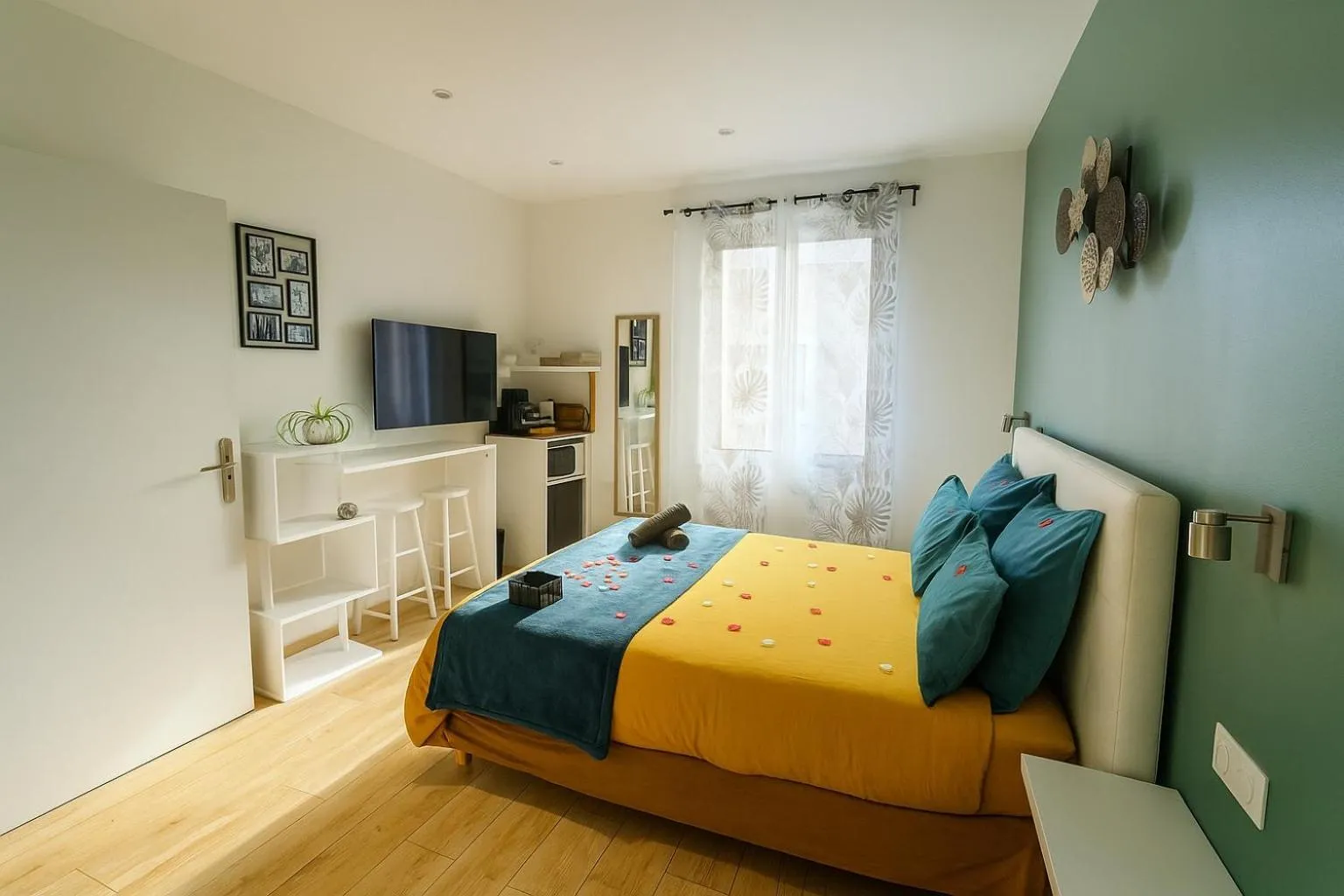 Bed in Le bourget - Suite romantique