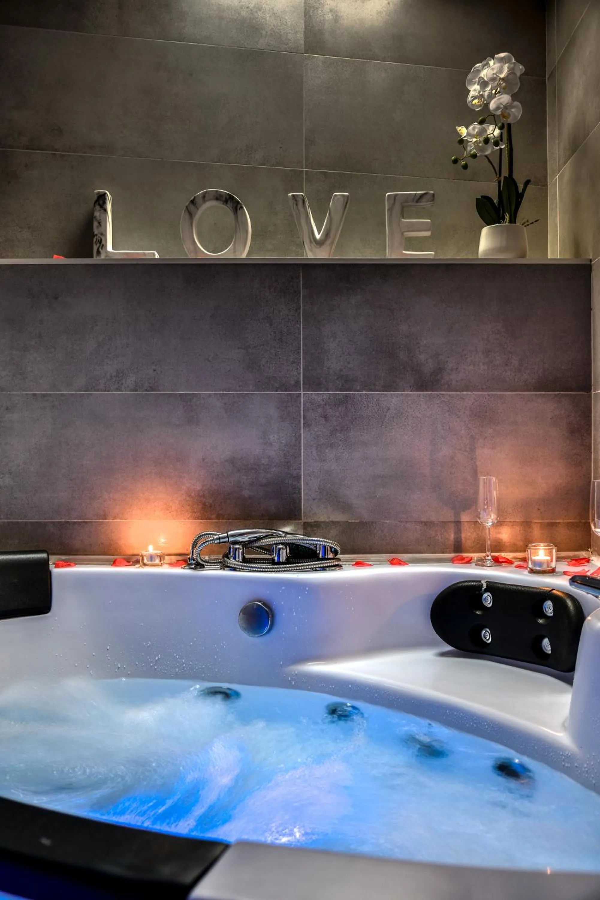 Hot Tub in Le bourget - Suite romantique