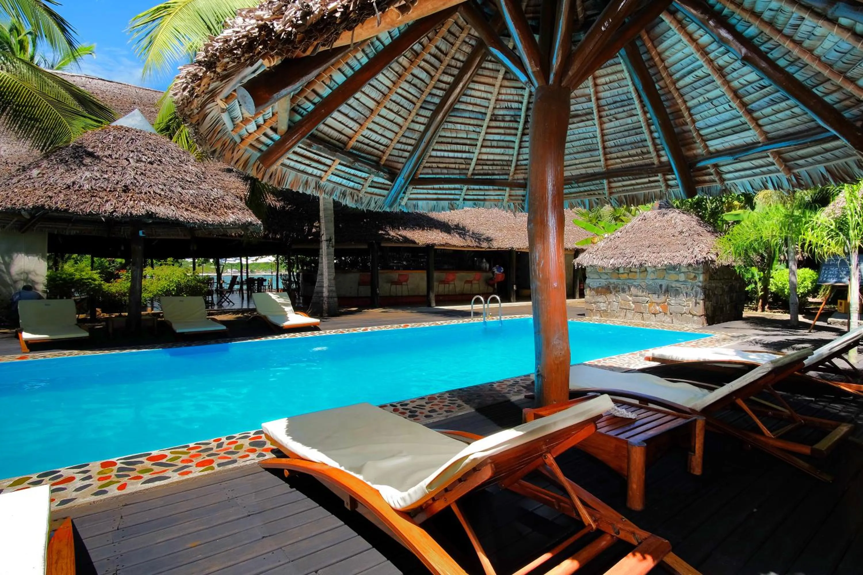 Swimming pool in L'heure Bleue