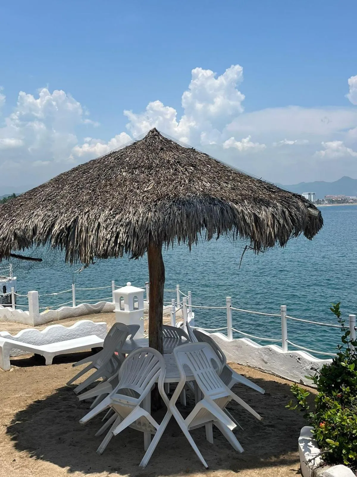 Beach in Depto familiar con vista al mar en Playasol Manzanillo