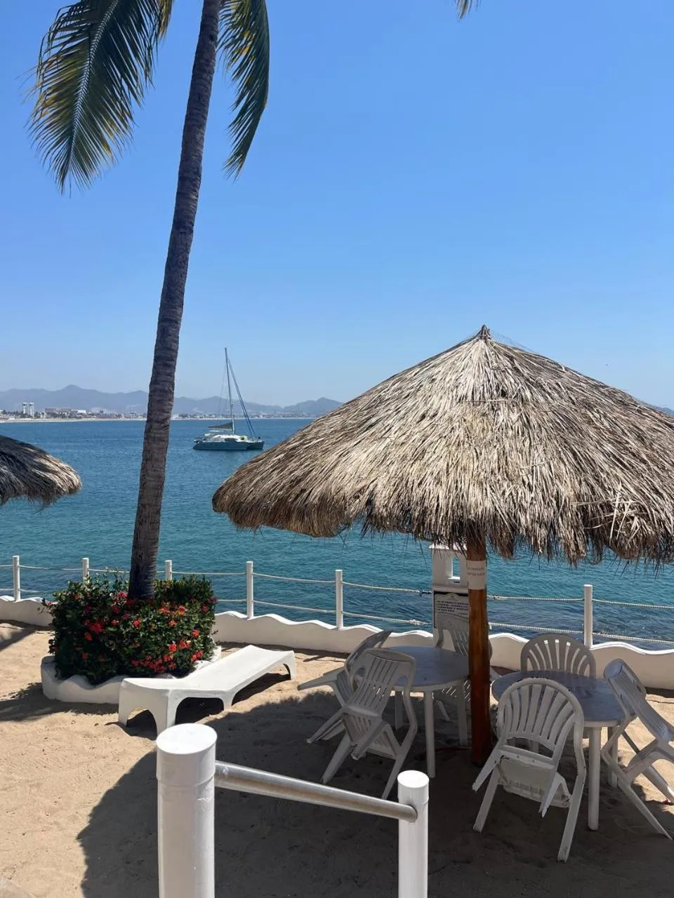 Beach in Depto familiar con vista al mar en Playasol Manzanillo