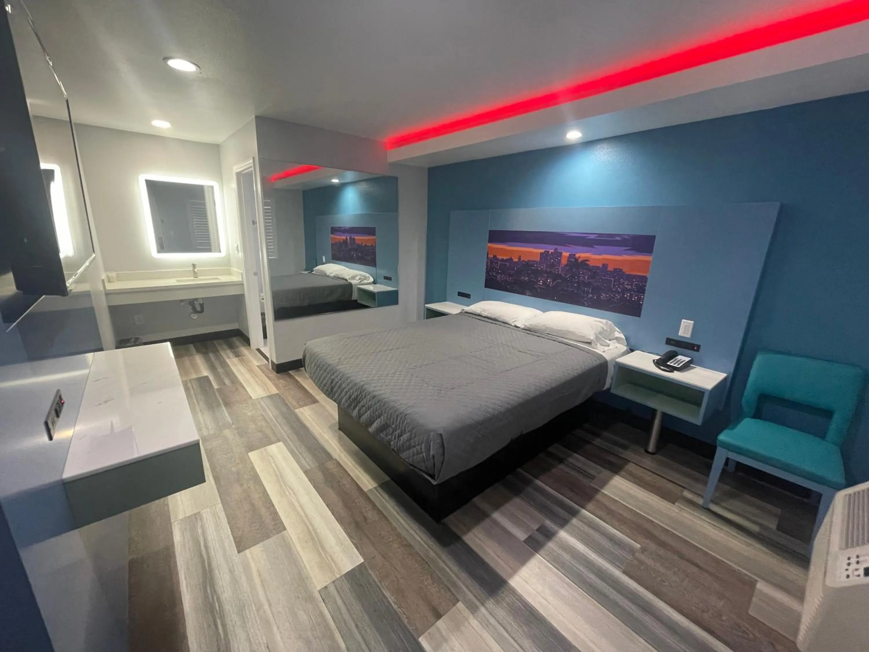 Bed in La Palma Motel, South Gate - Los Angeles area