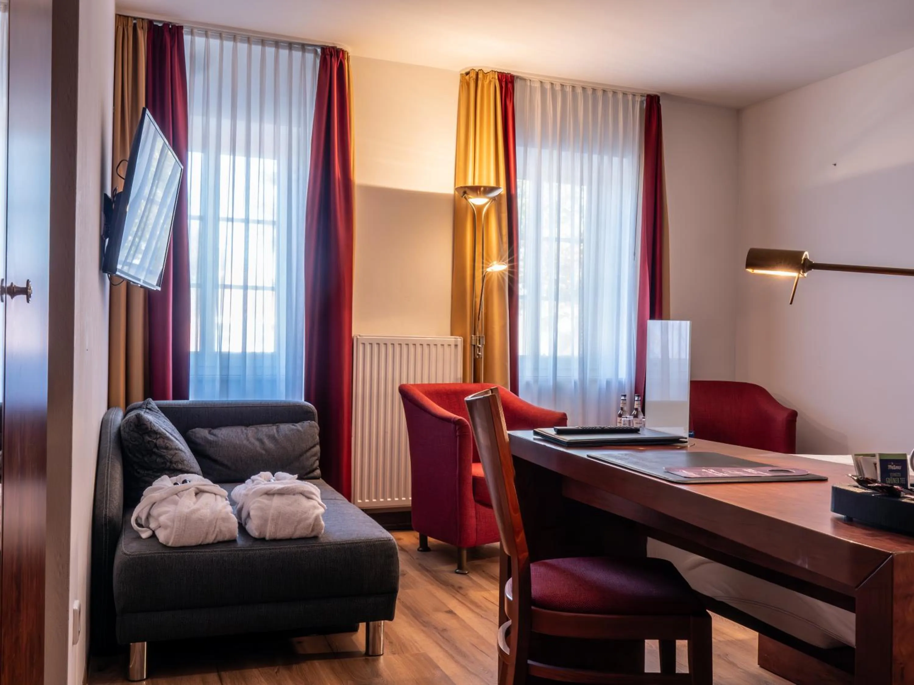 Photo of the whole room, Bed in Hotel Osterkrug