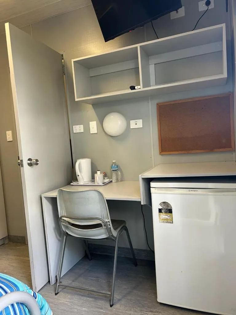 gundy pub & caravan park