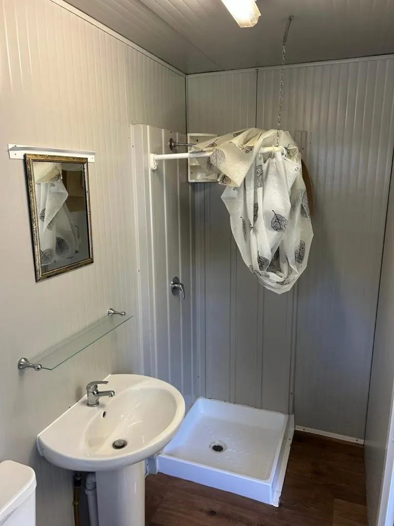 gundy pub & caravan park