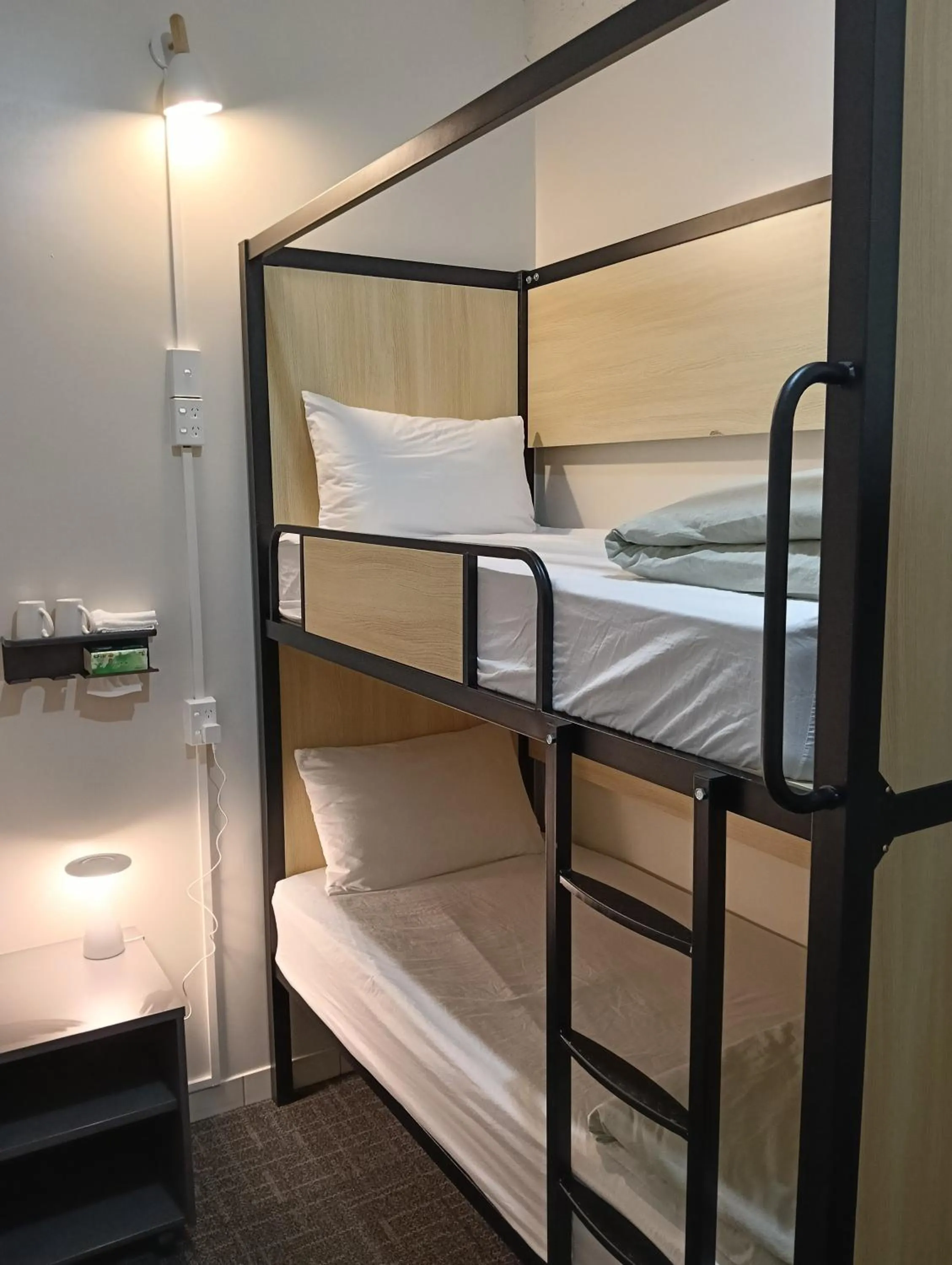 Bedroom, Bed in Oceanic Hostel