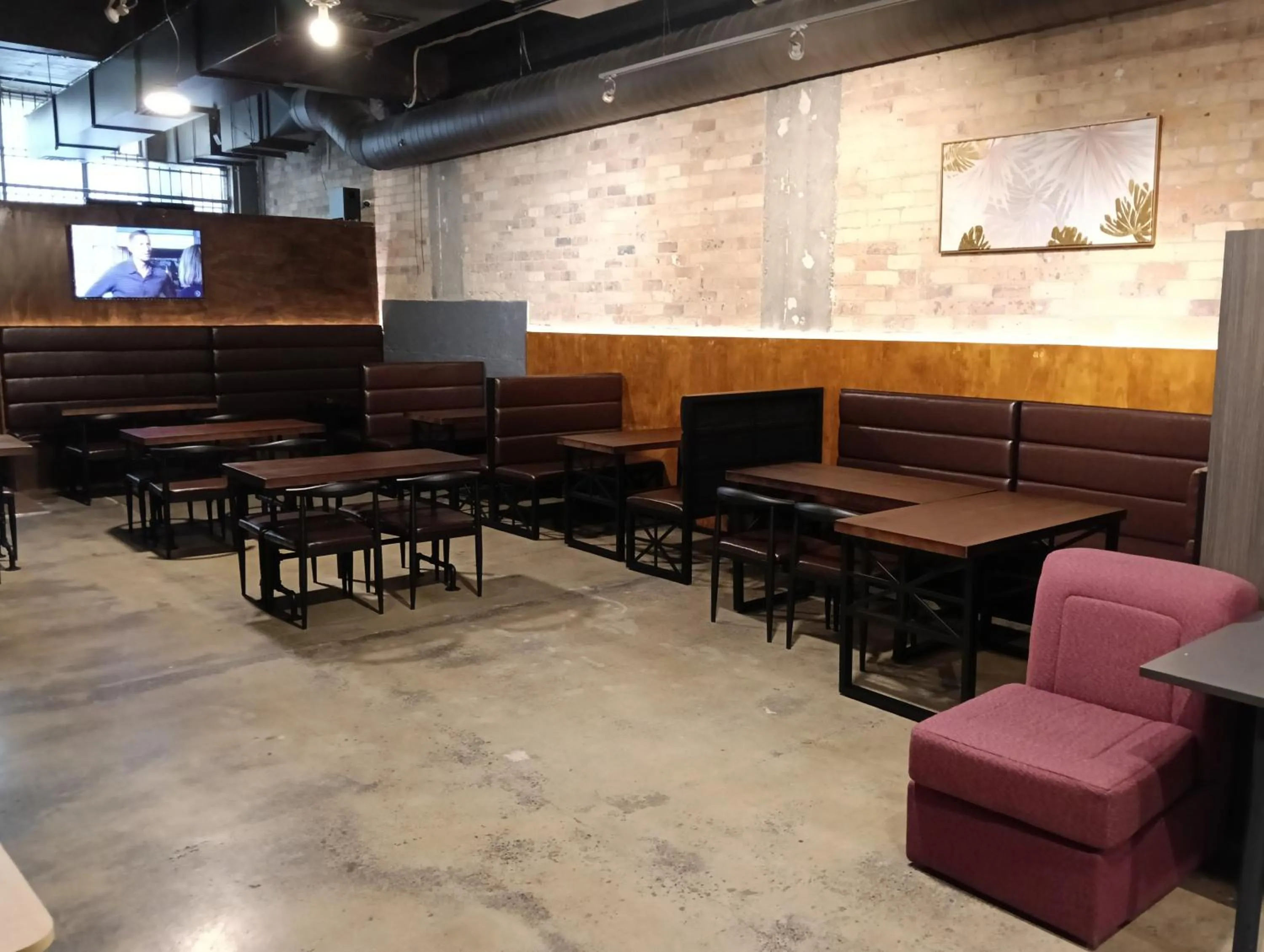 Restaurant/places to eat in Oceanic Hostel