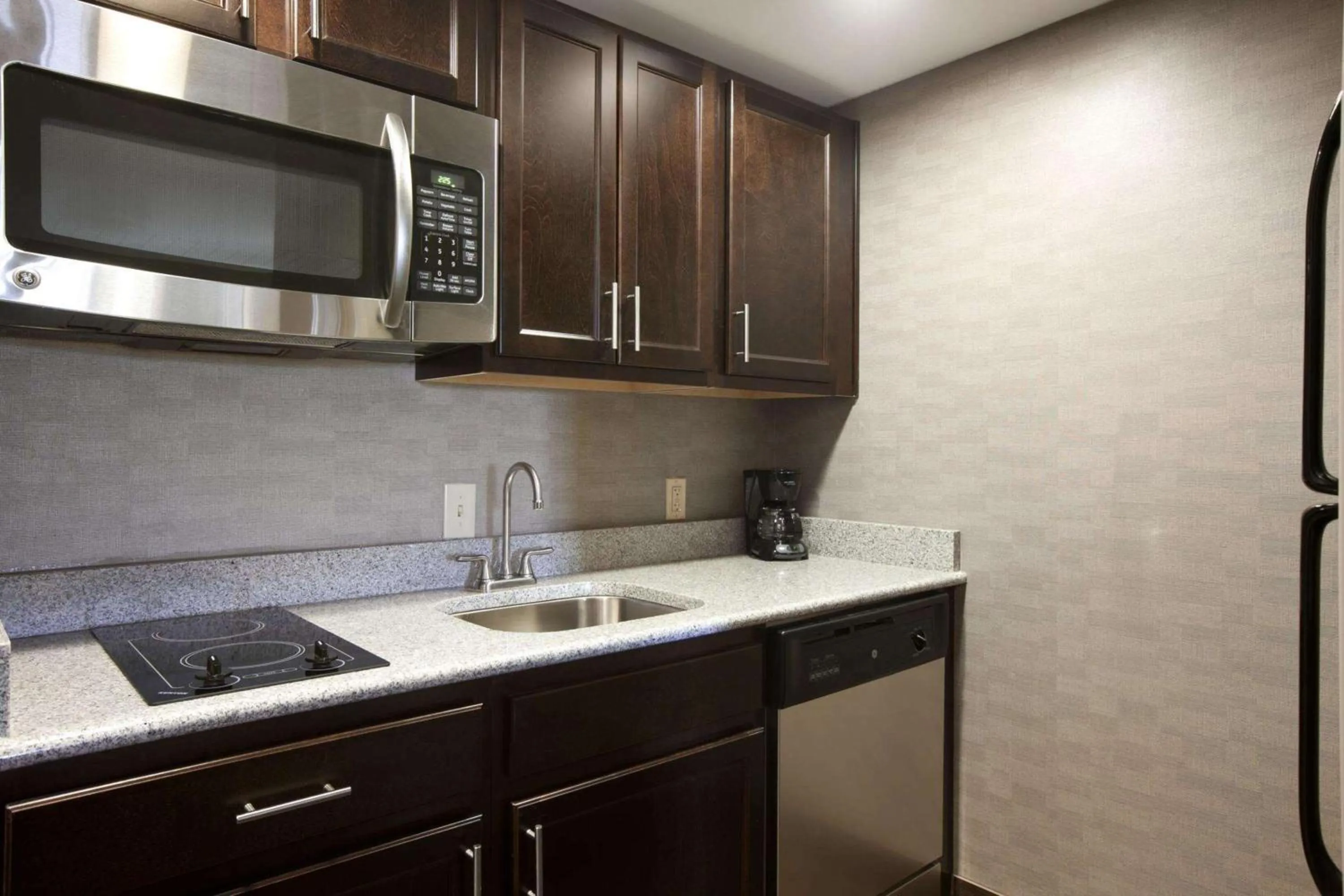 Kitchen or kitchenette in Homewood Suites by Hilton Columbus OSU, OH