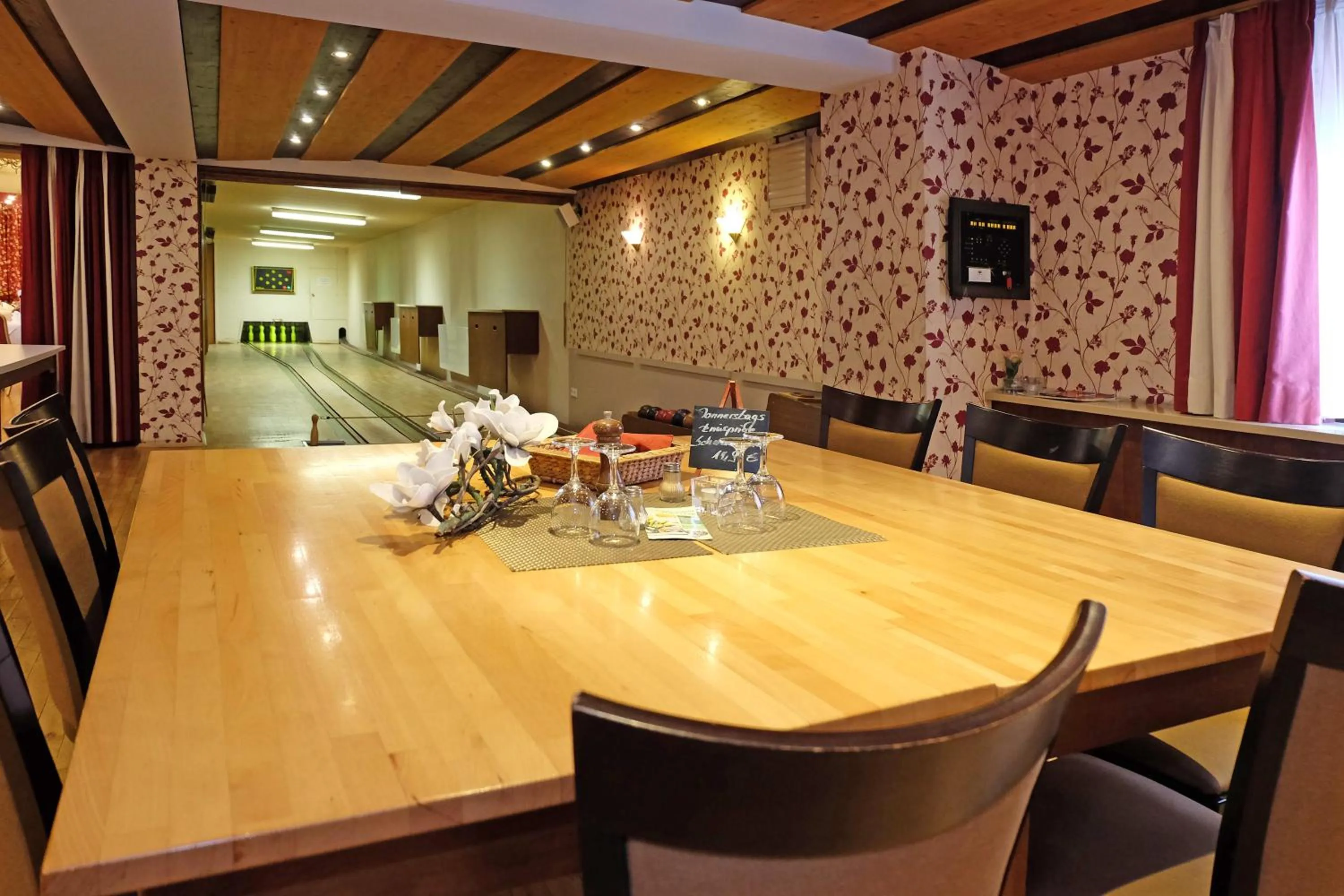 Restaurant/places to eat in Hotel Mennicken