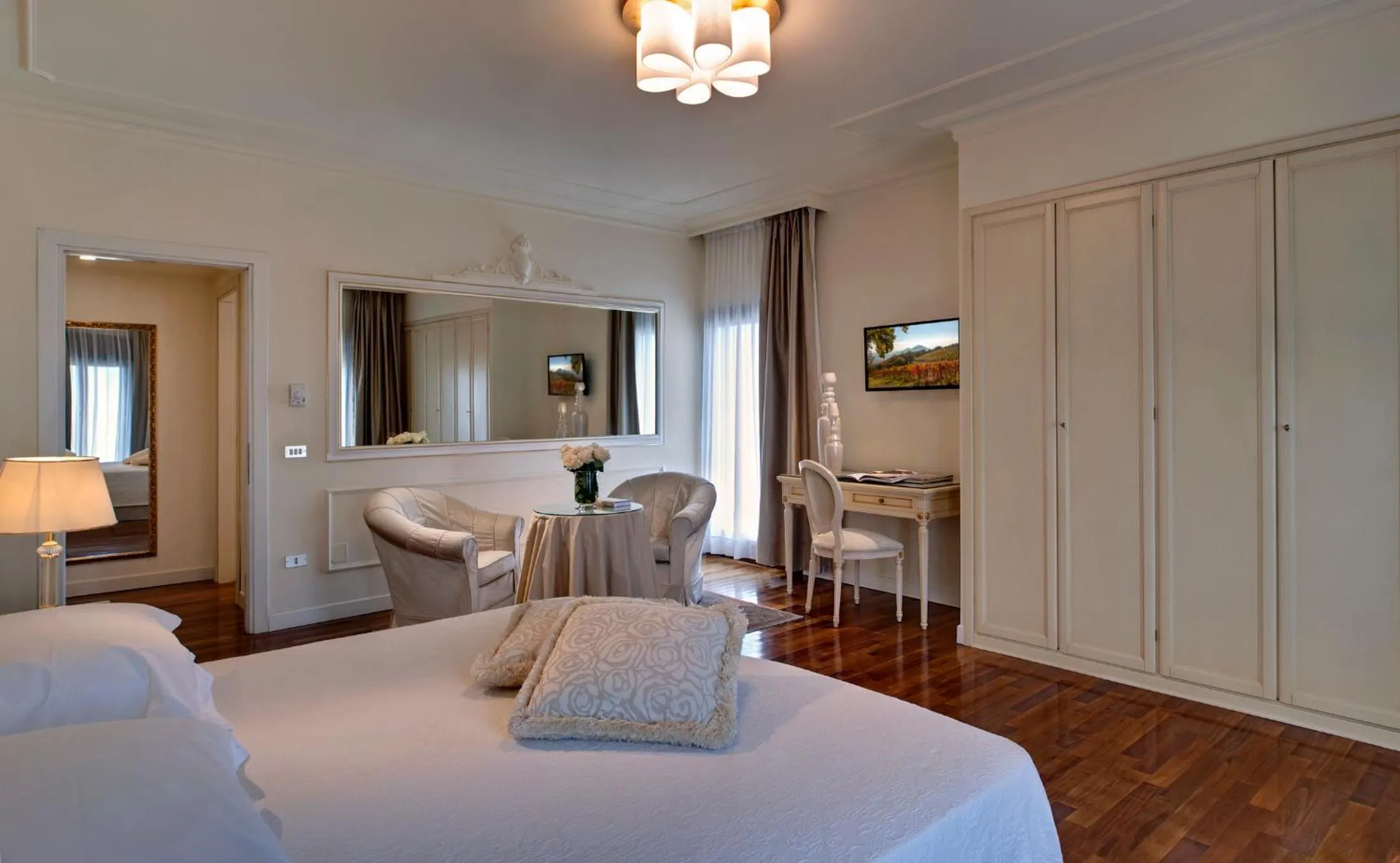 Photo of the whole room, Bed in Terme Europa