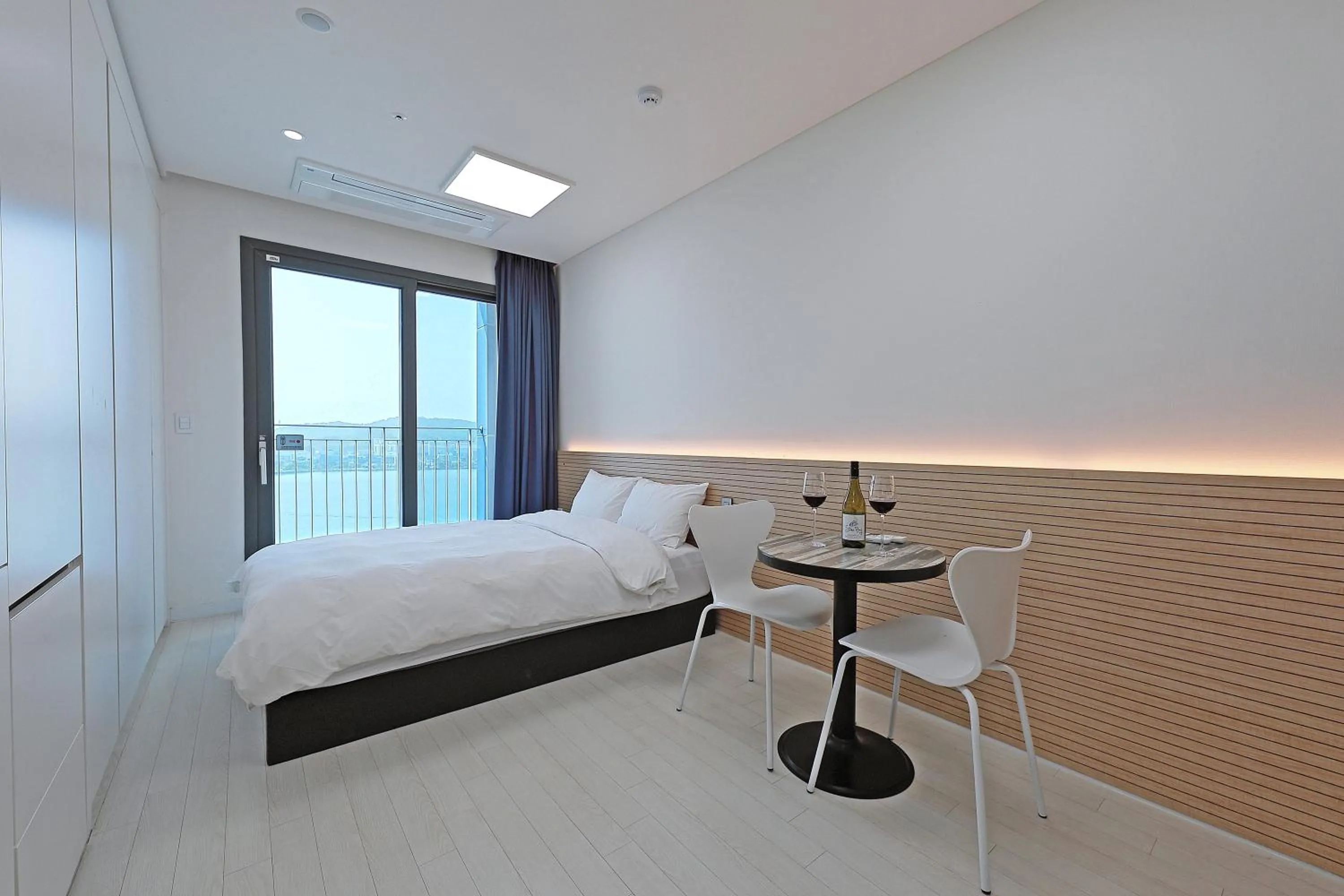 Bed in World Sky Residence Hotel