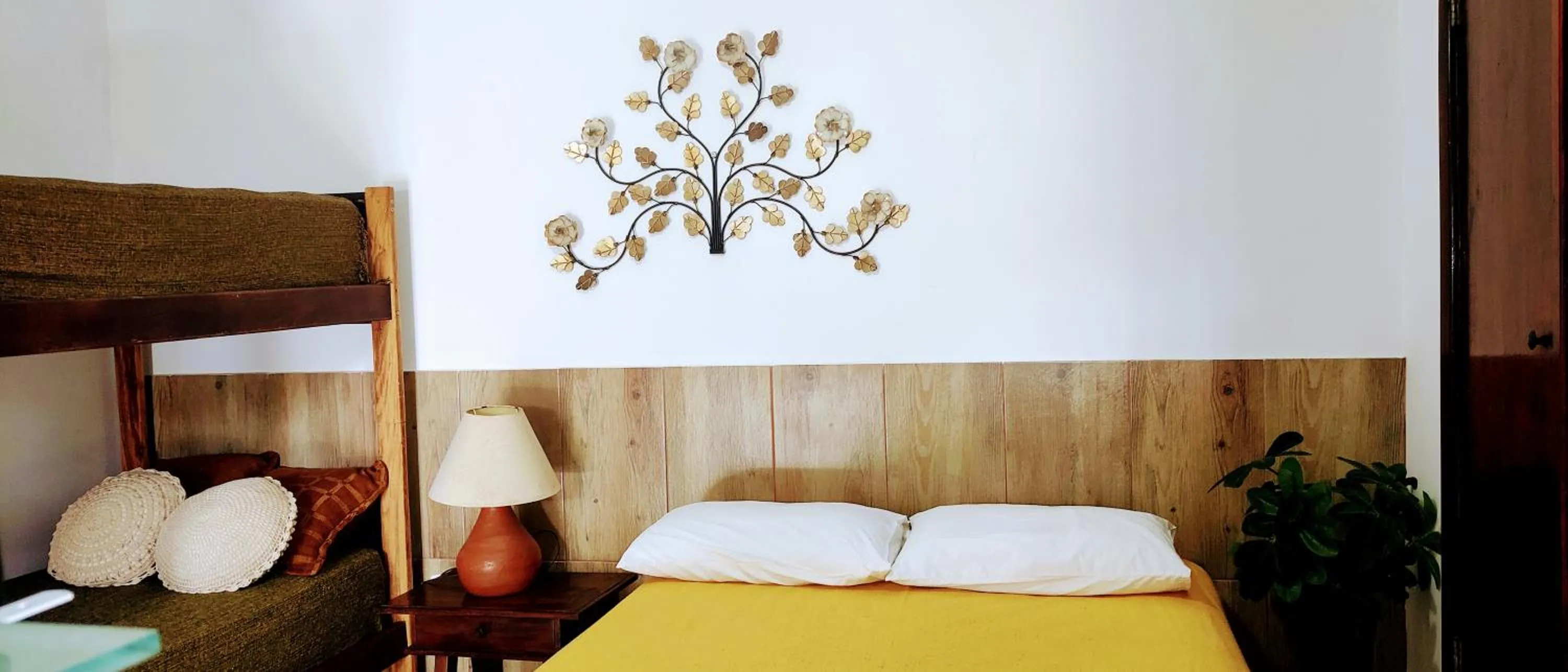 Photo of the whole room, Bed in Suítes Ninho da Águia Saquarema