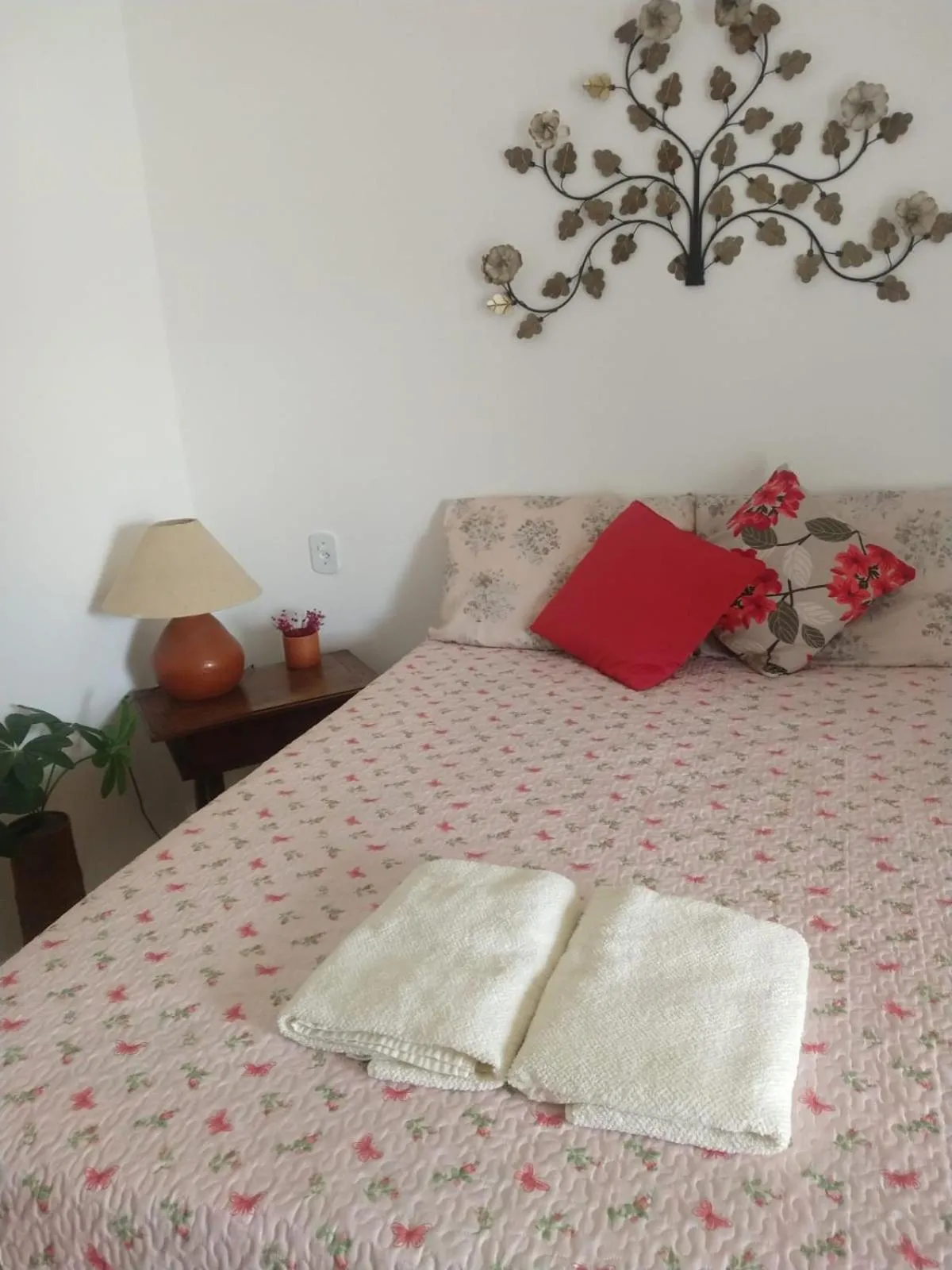 Photo of the whole room, Bed in Suítes Ninho da Águia Saquarema