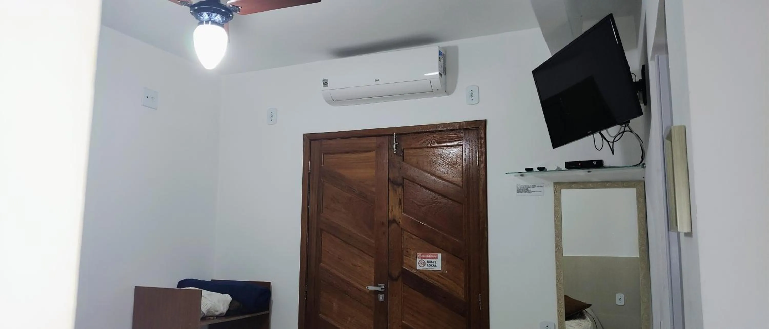 TV and multimedia in Suítes Ninho da Águia Saquarema
