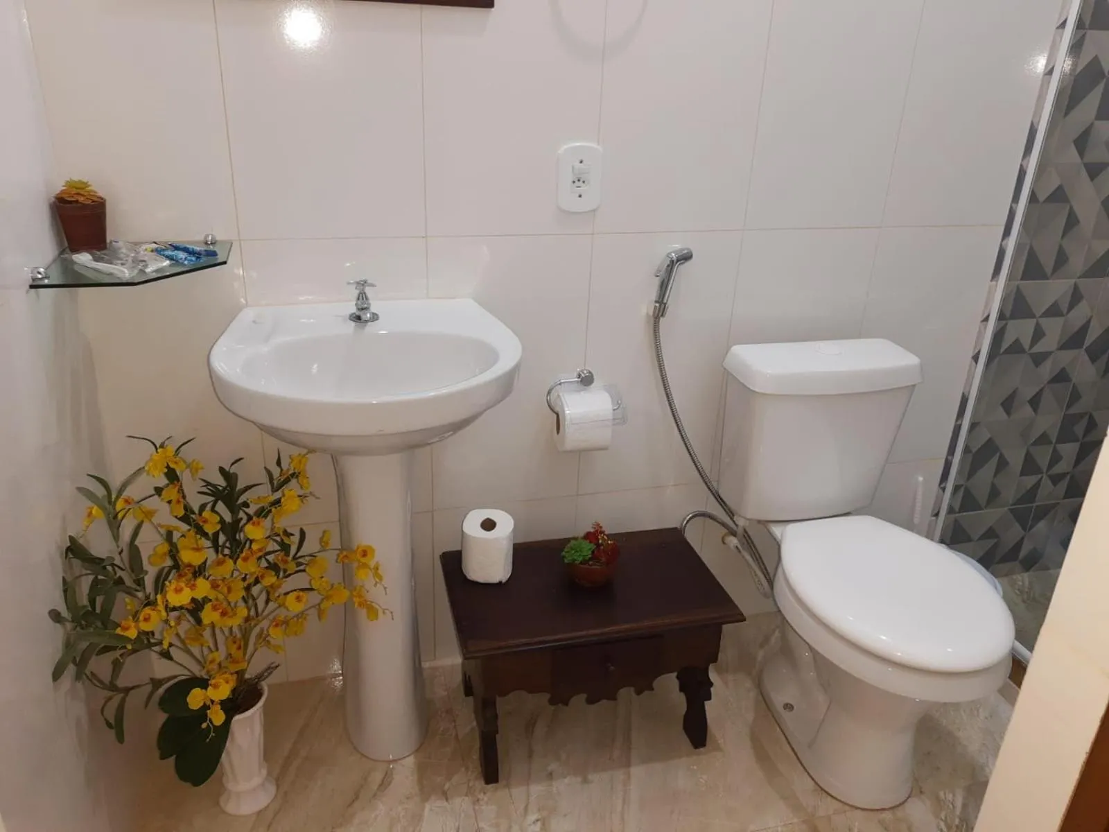 Bathroom in Suítes Ninho da Águia Saquarema