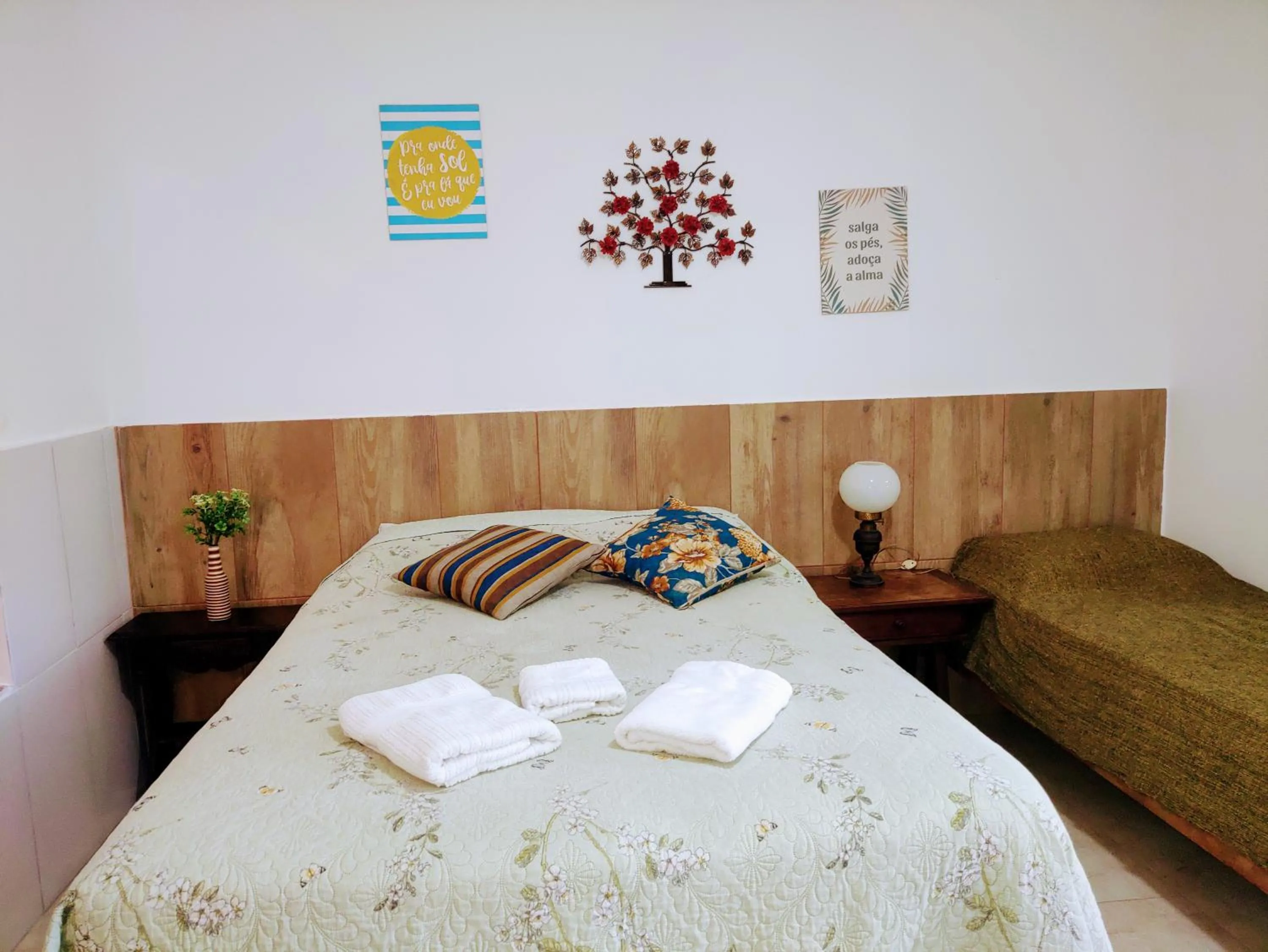 Photo of the whole room, Bed in Suítes Ninho da Águia Saquarema