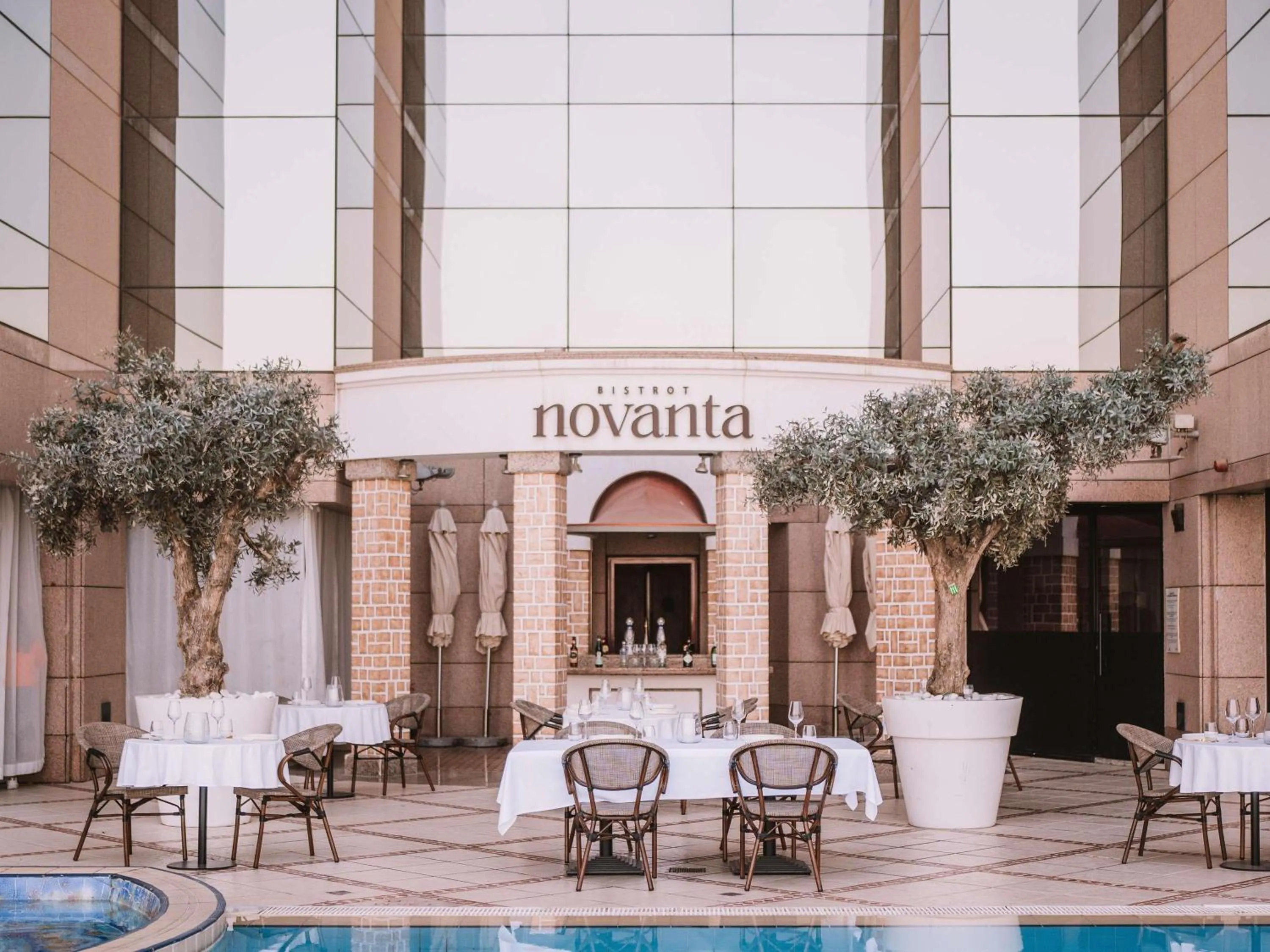 Restaurant/places to eat in Fairmont Dubai