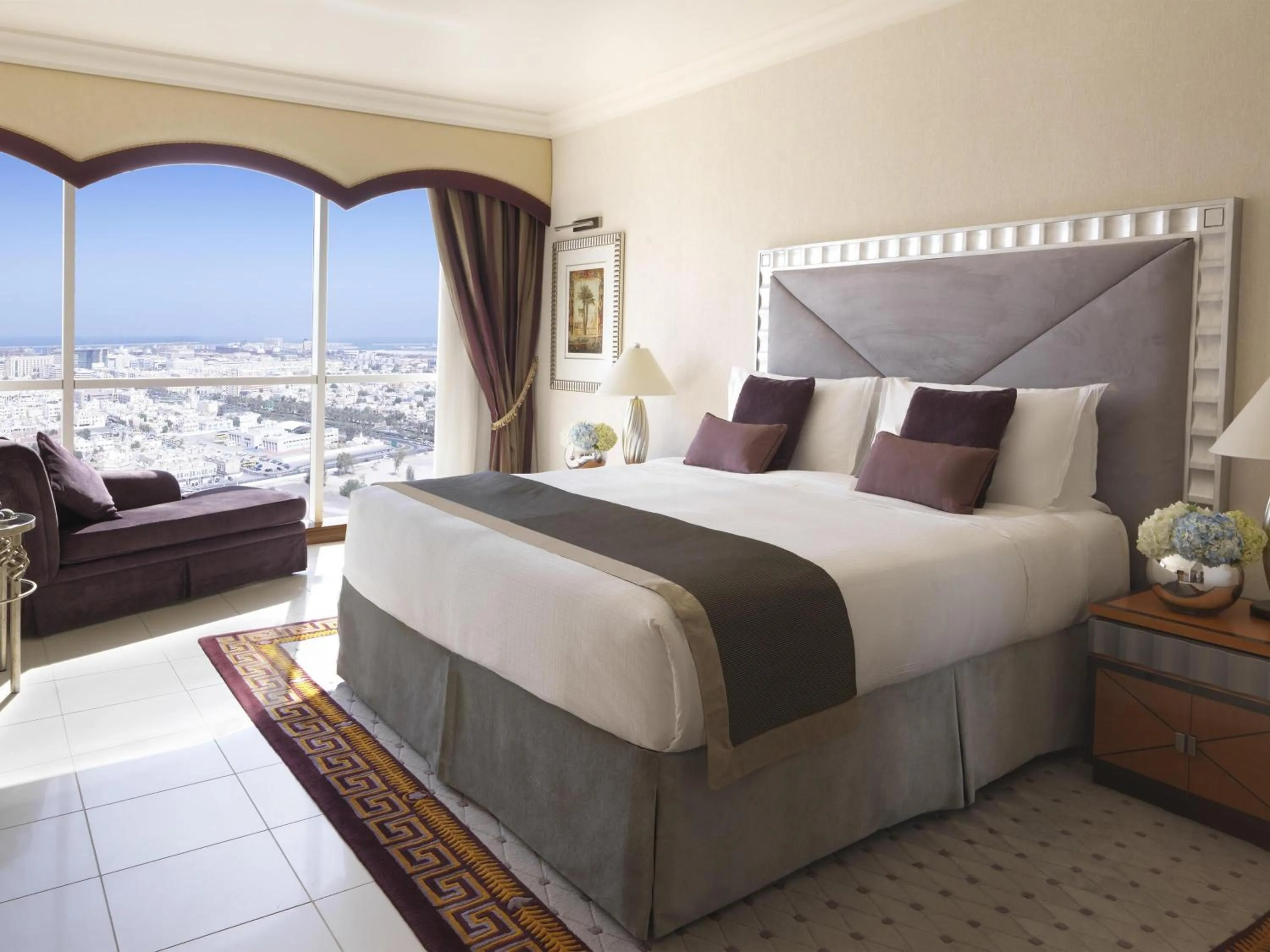Bedroom, Bed in Fairmont Dubai