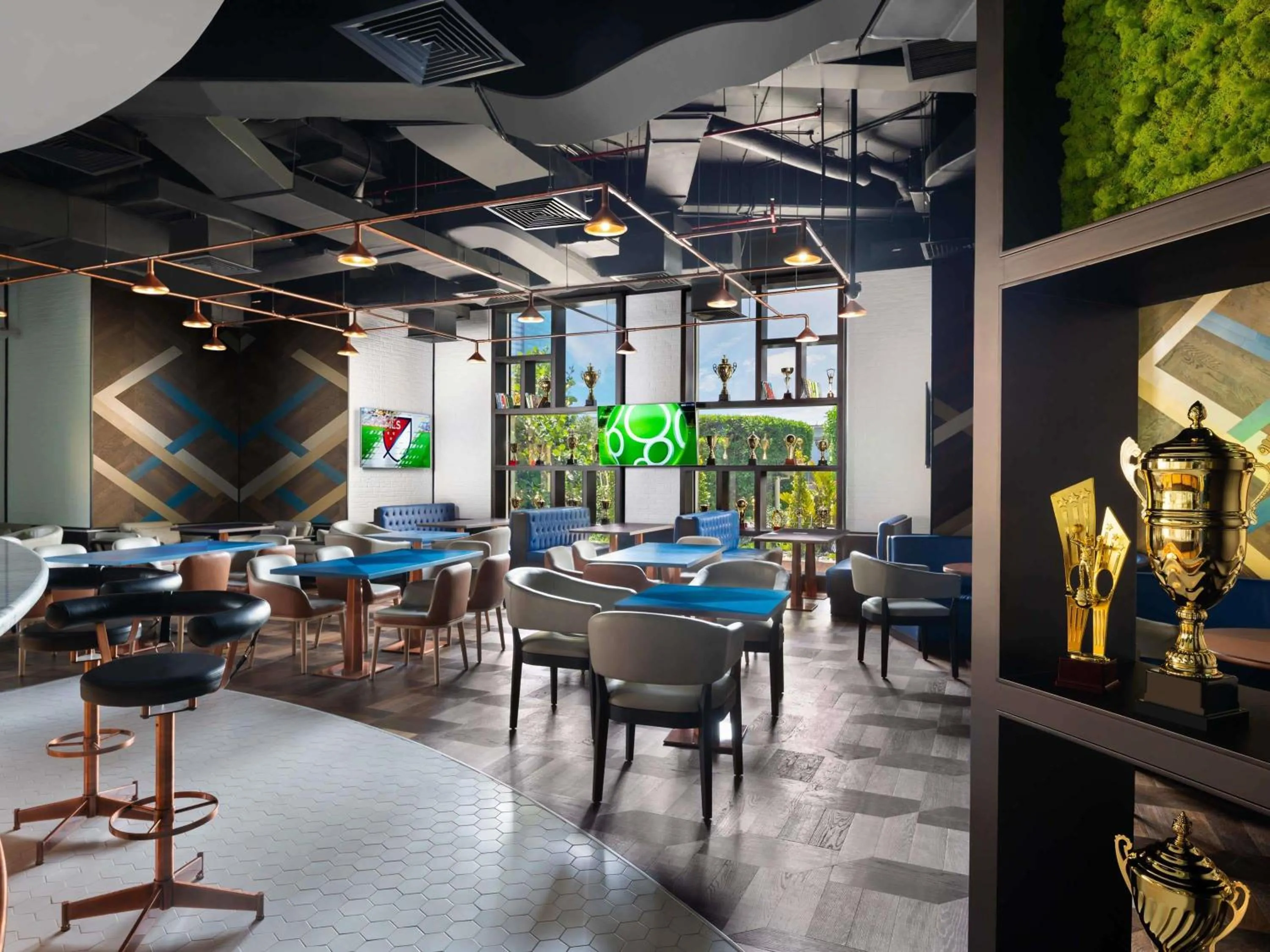 Lounge or bar in Fairmont Dubai