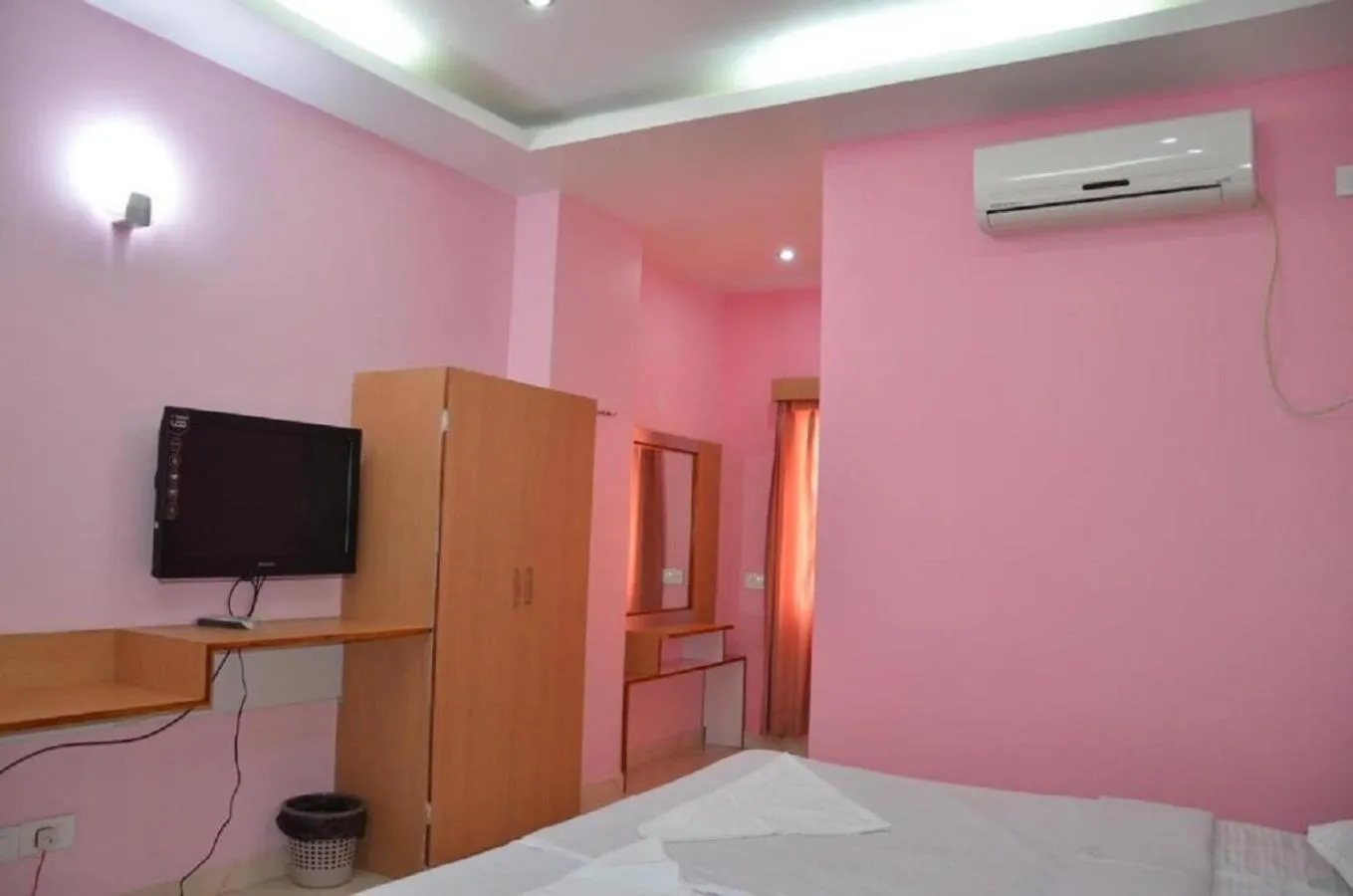 Photo of the whole room in Hotel Barbareek