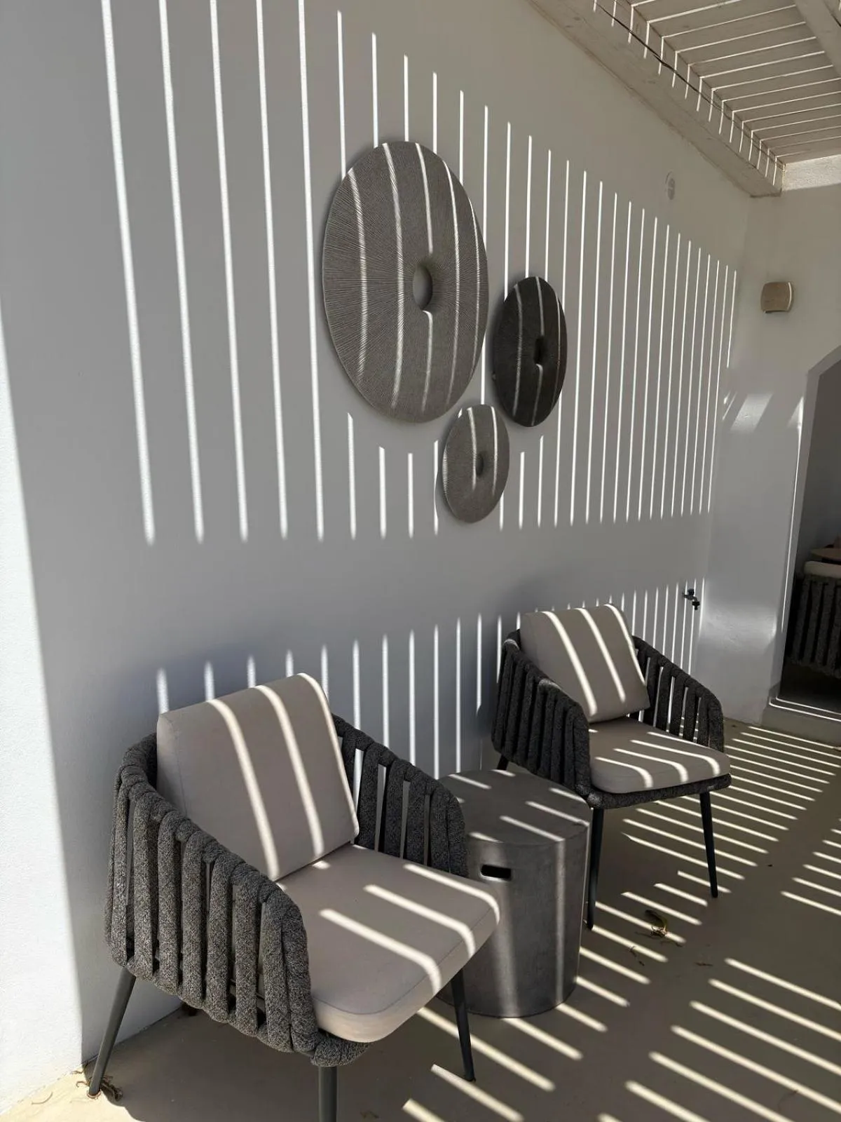 Seating area in La Ponta Villas & Suites