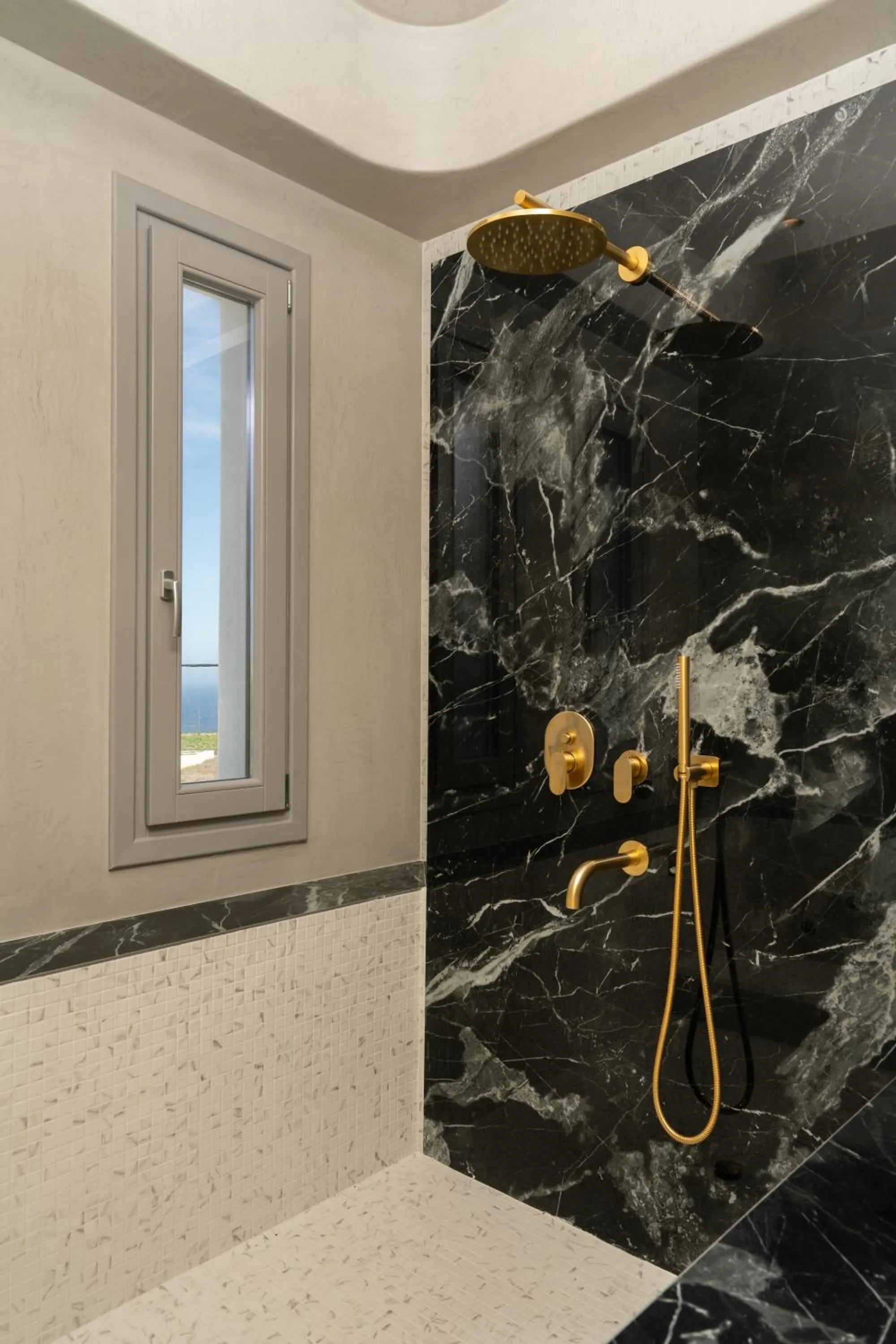 Hot Tub in La Ponta Villas & Suites