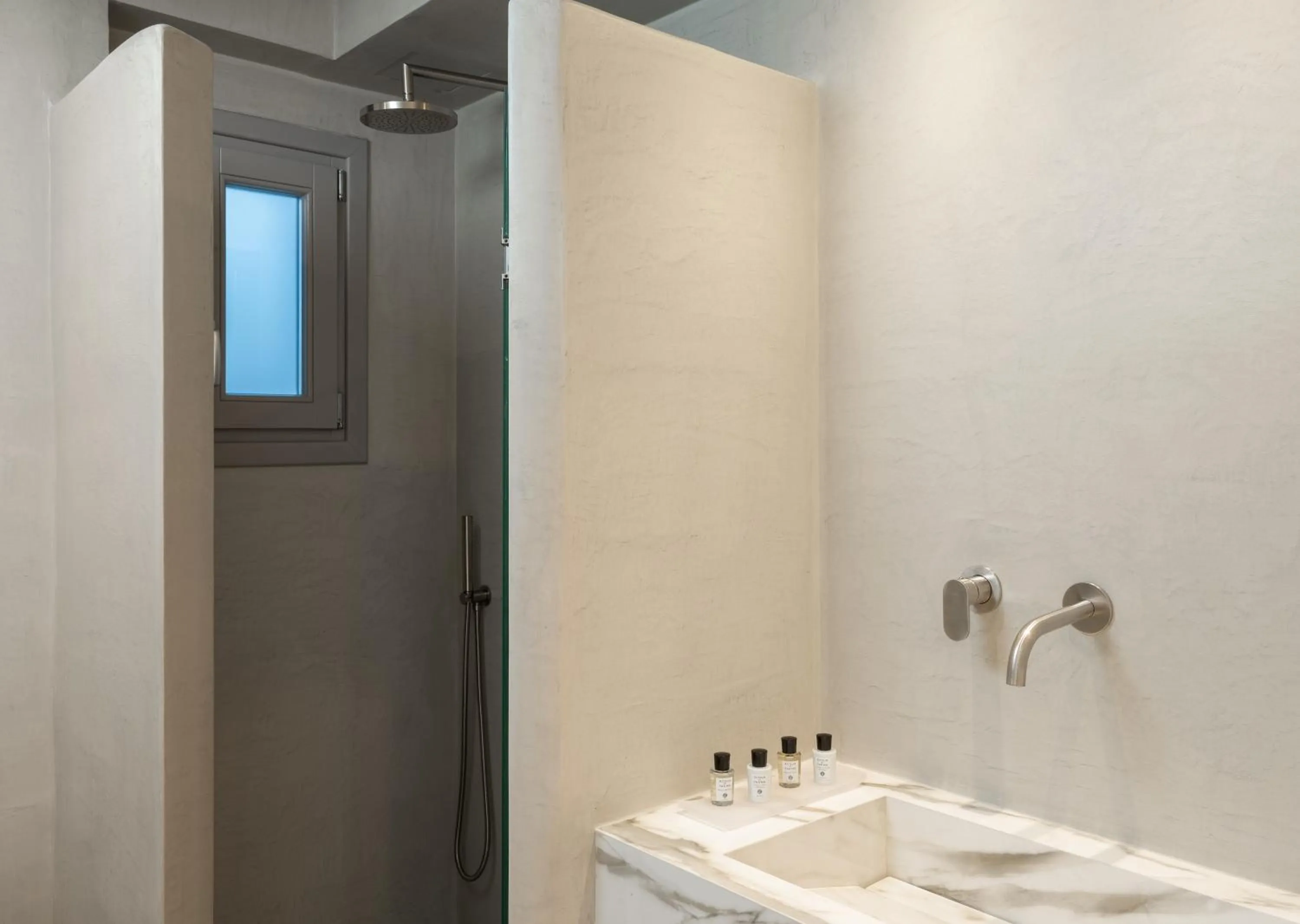 Bathroom in La Ponta Villas & Suites