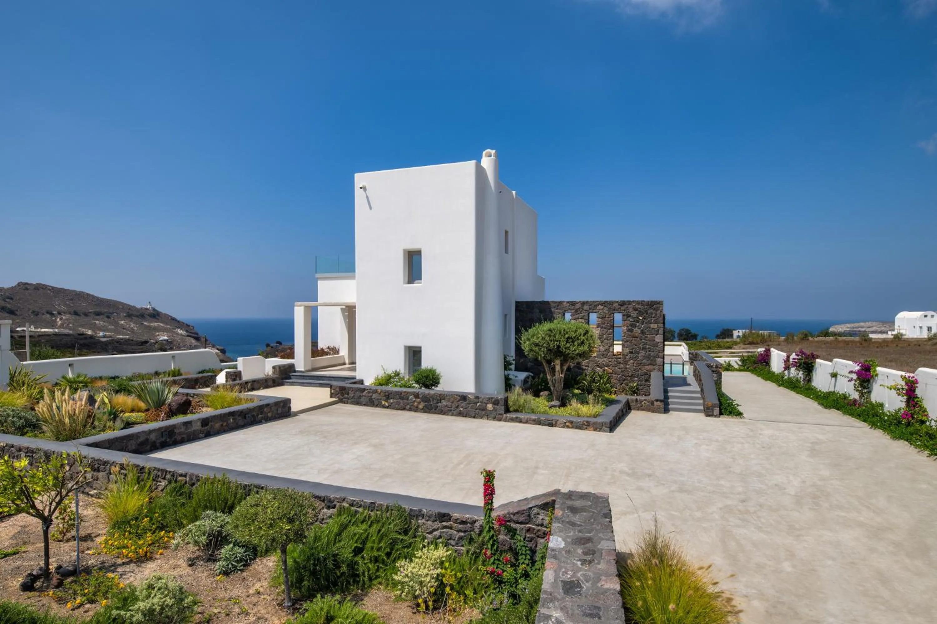 Property building in La Ponta Villas & Suites