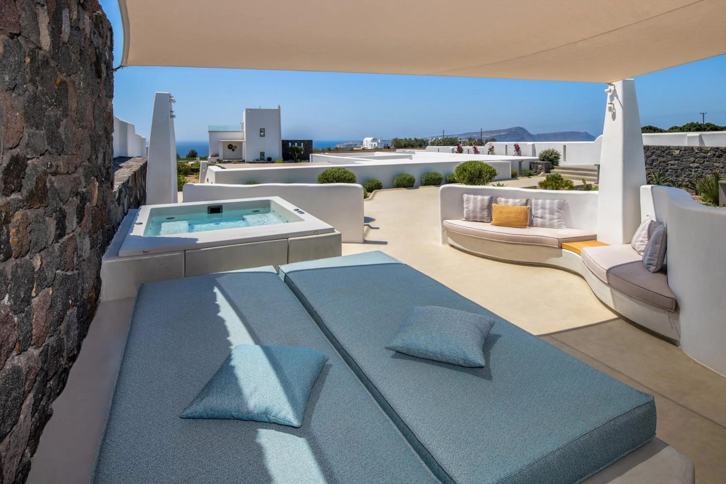 Hot Tub in La Ponta Villas & Suites