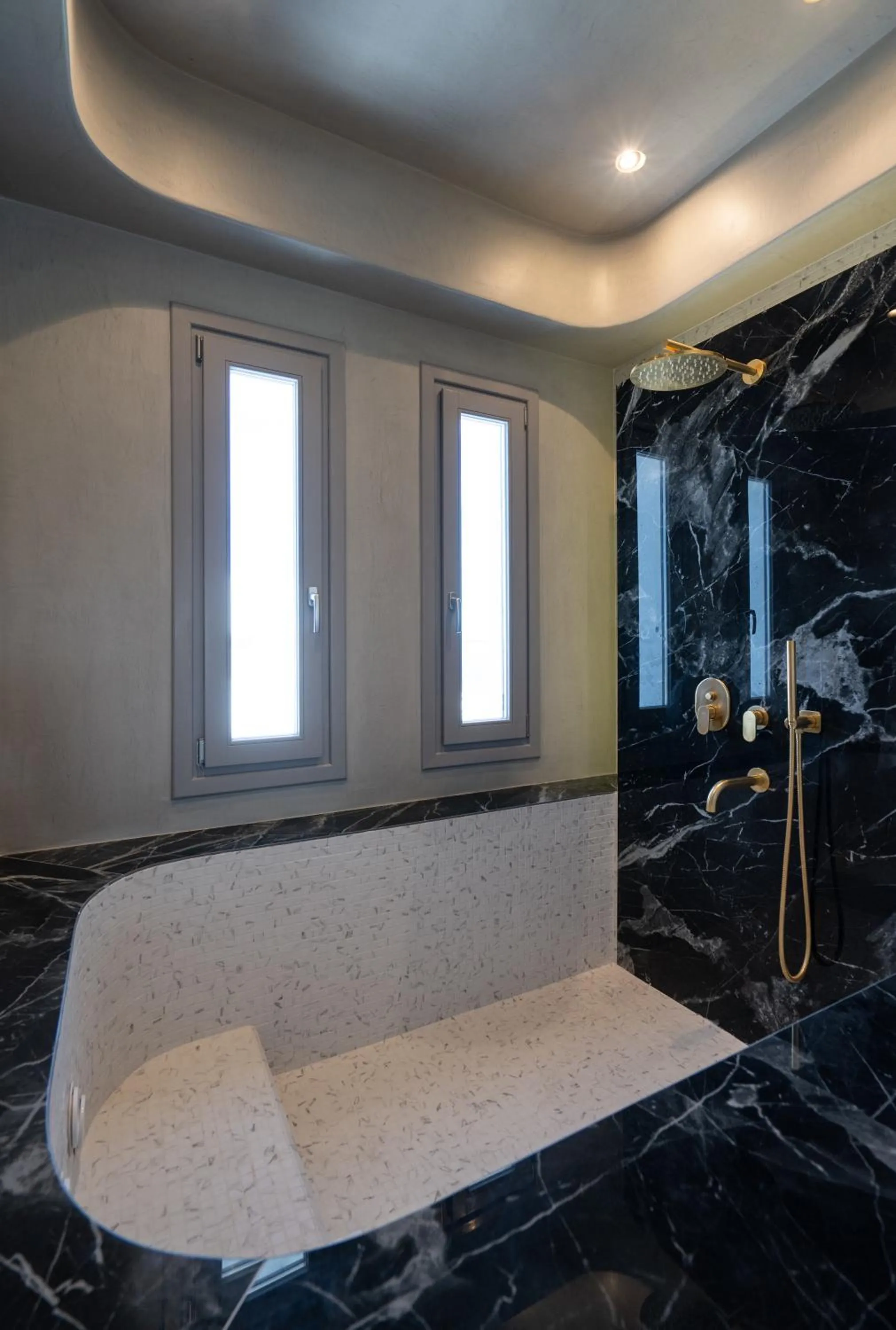 Hot Tub, Bed in La Ponta Villas & Suites