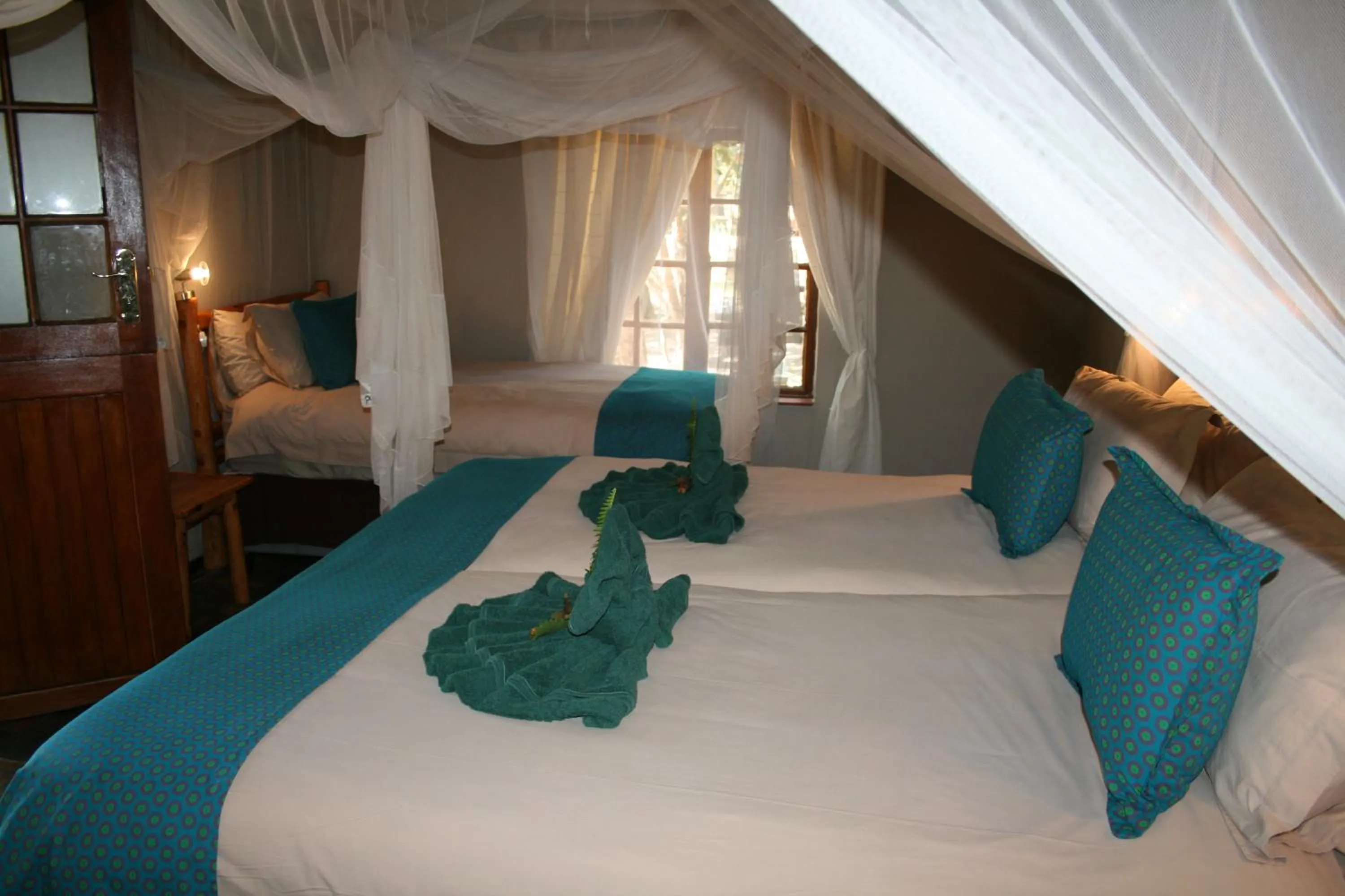 Standard Triple Room in Thornhill Safari Lodge