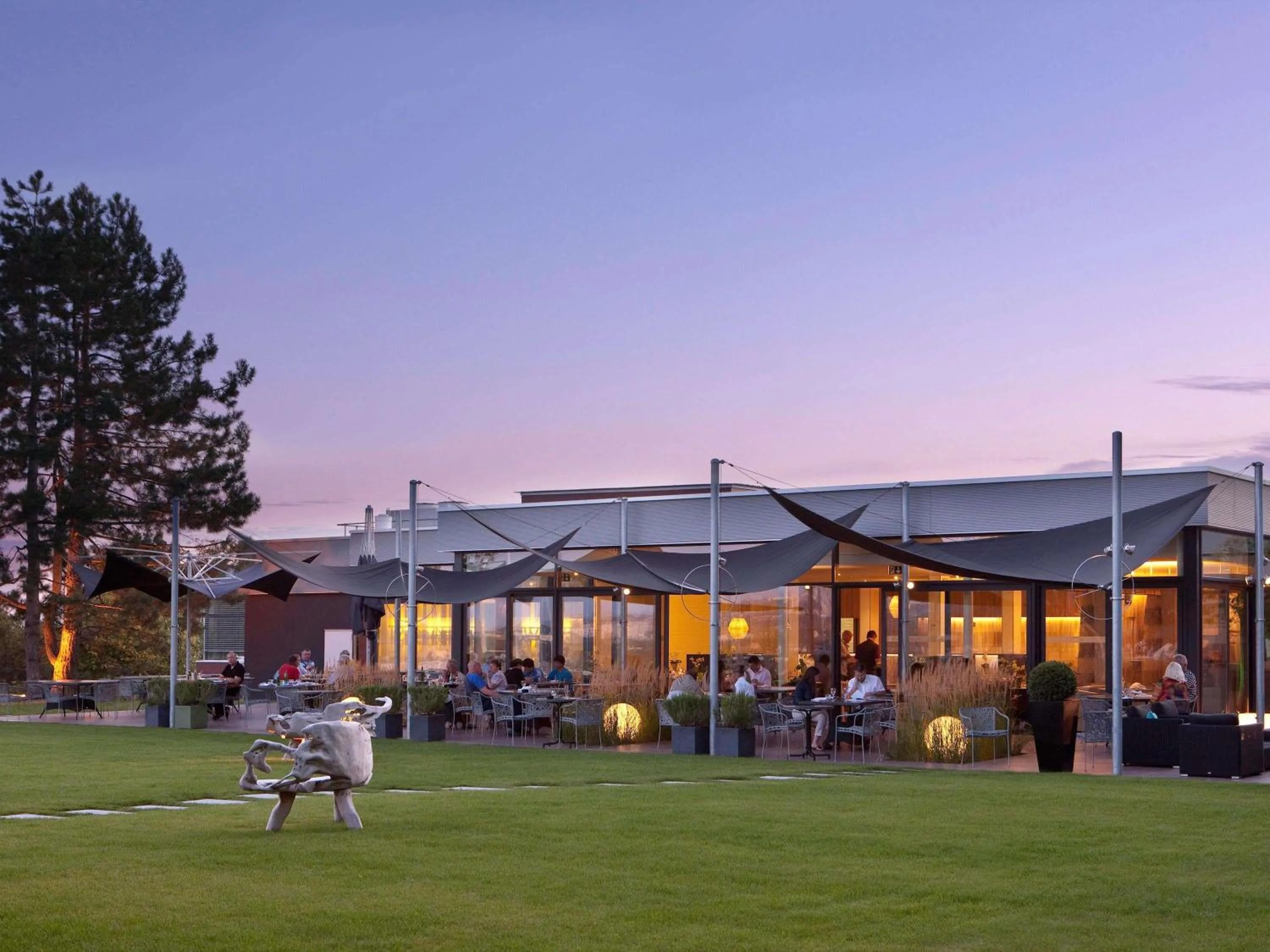 Restaurant/places to eat in Novotel Lausanne Bussigny