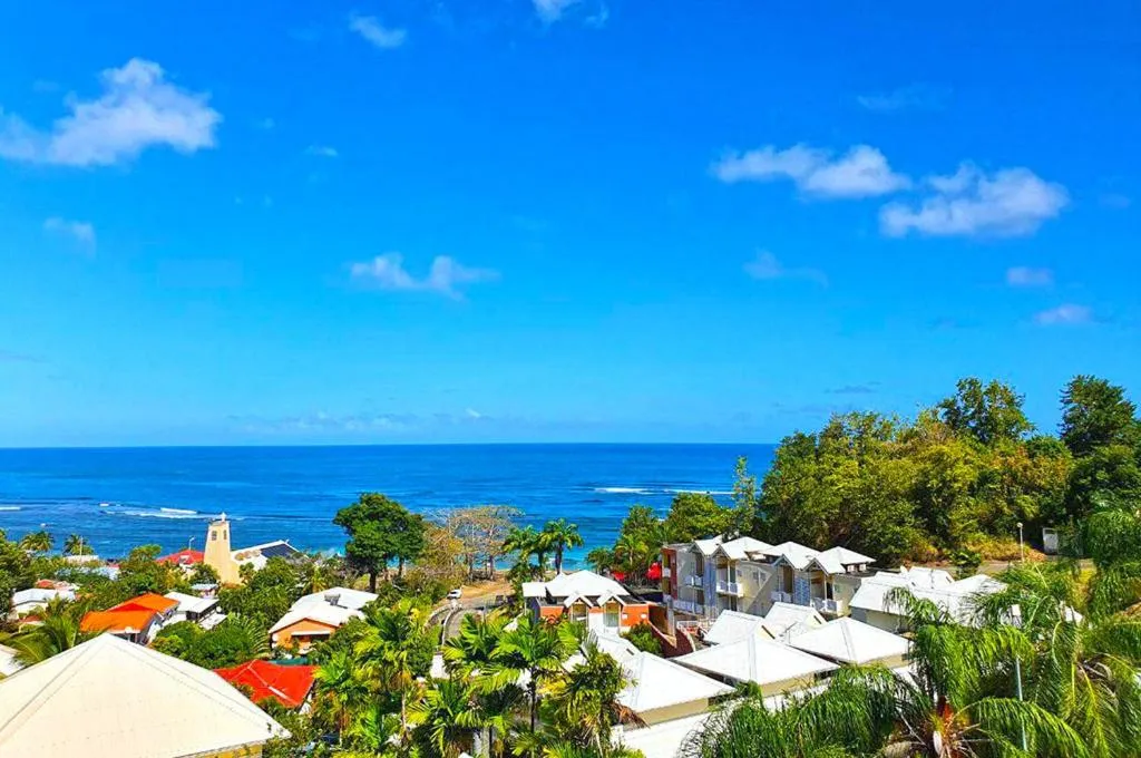 Property building in Résidence de la baie 2 - BLEU SOLEIL TARTANE