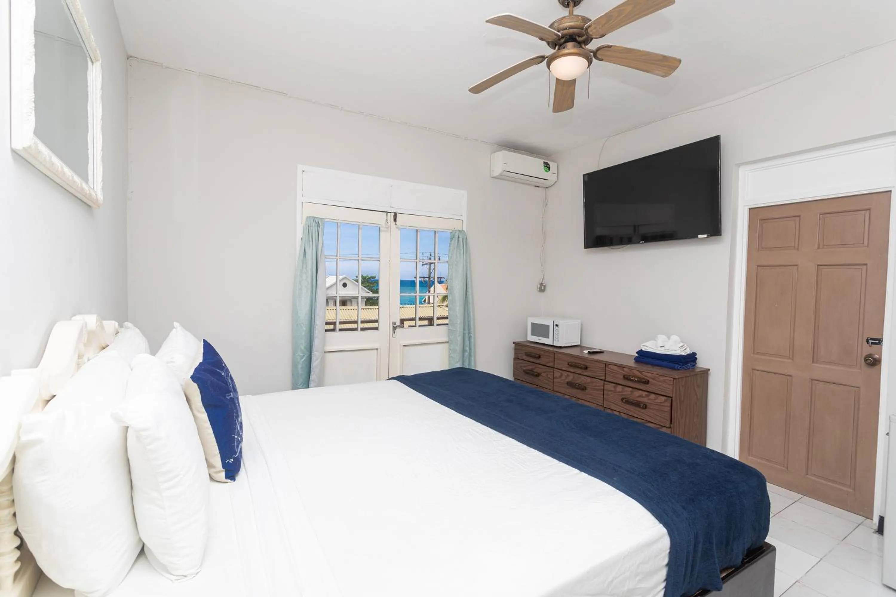 Bed in Caribic House