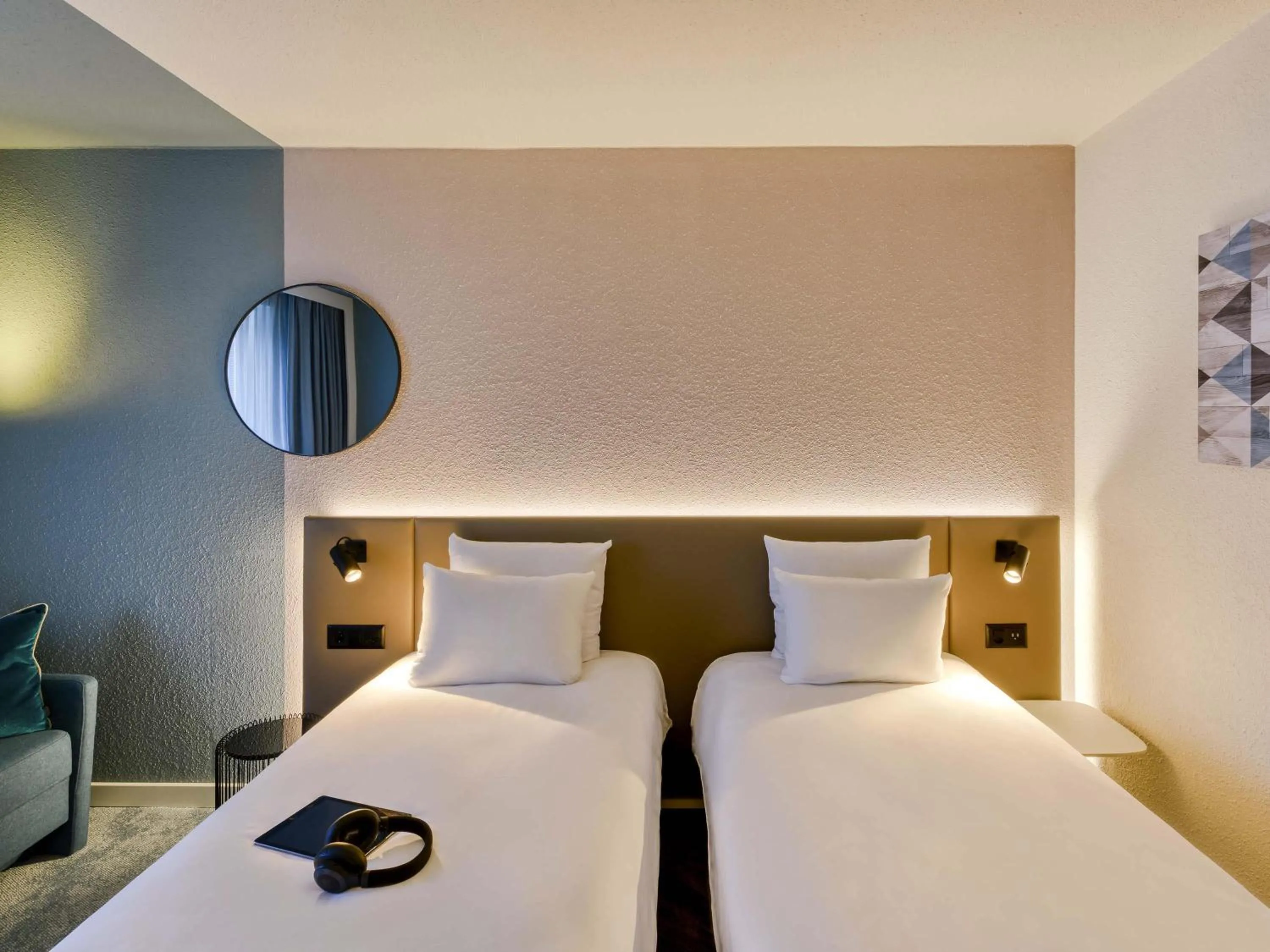 Bedroom, Bed in Novotel Zurich City West
