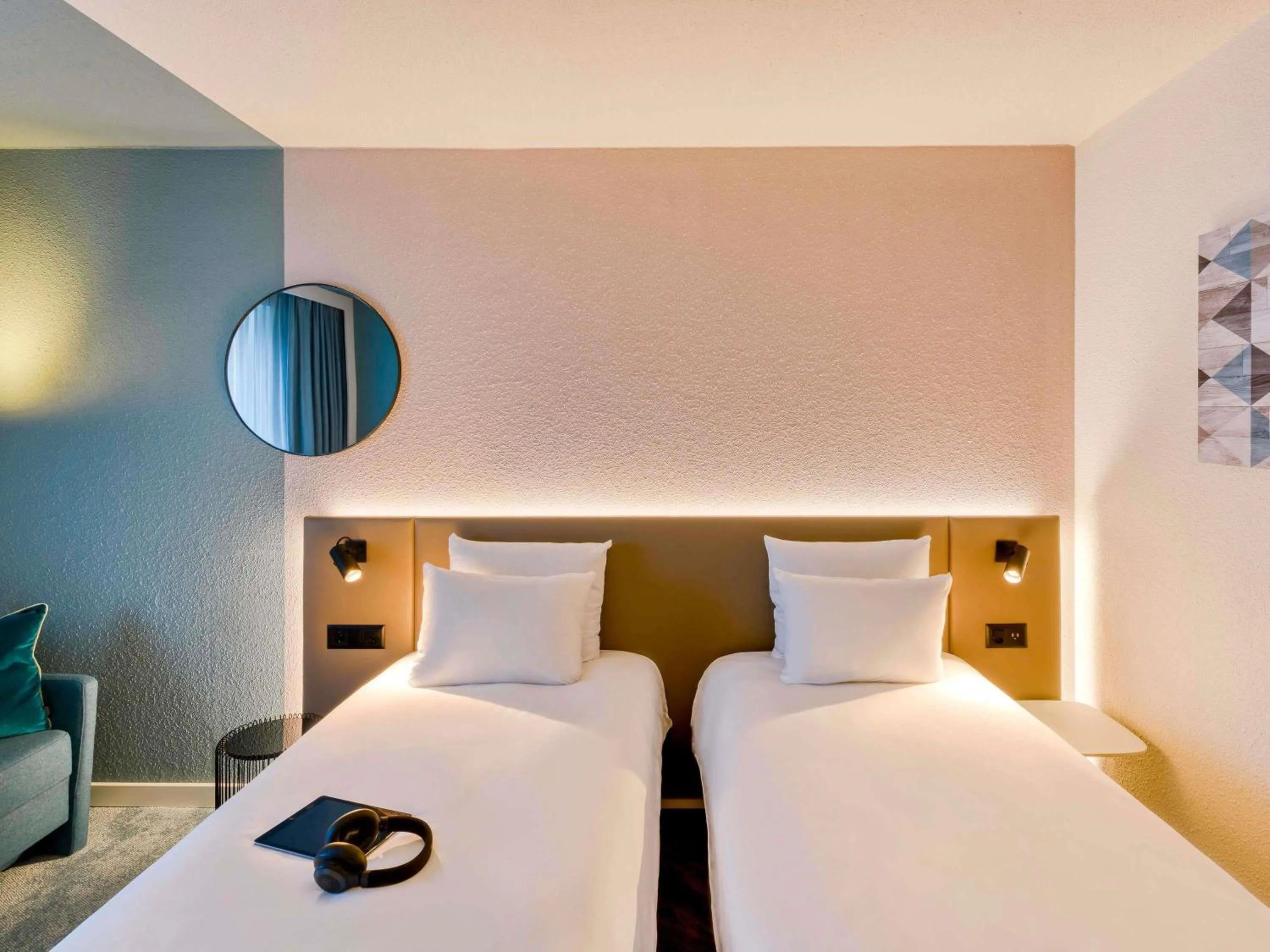 Bedroom, Bed in Novotel Zurich City West