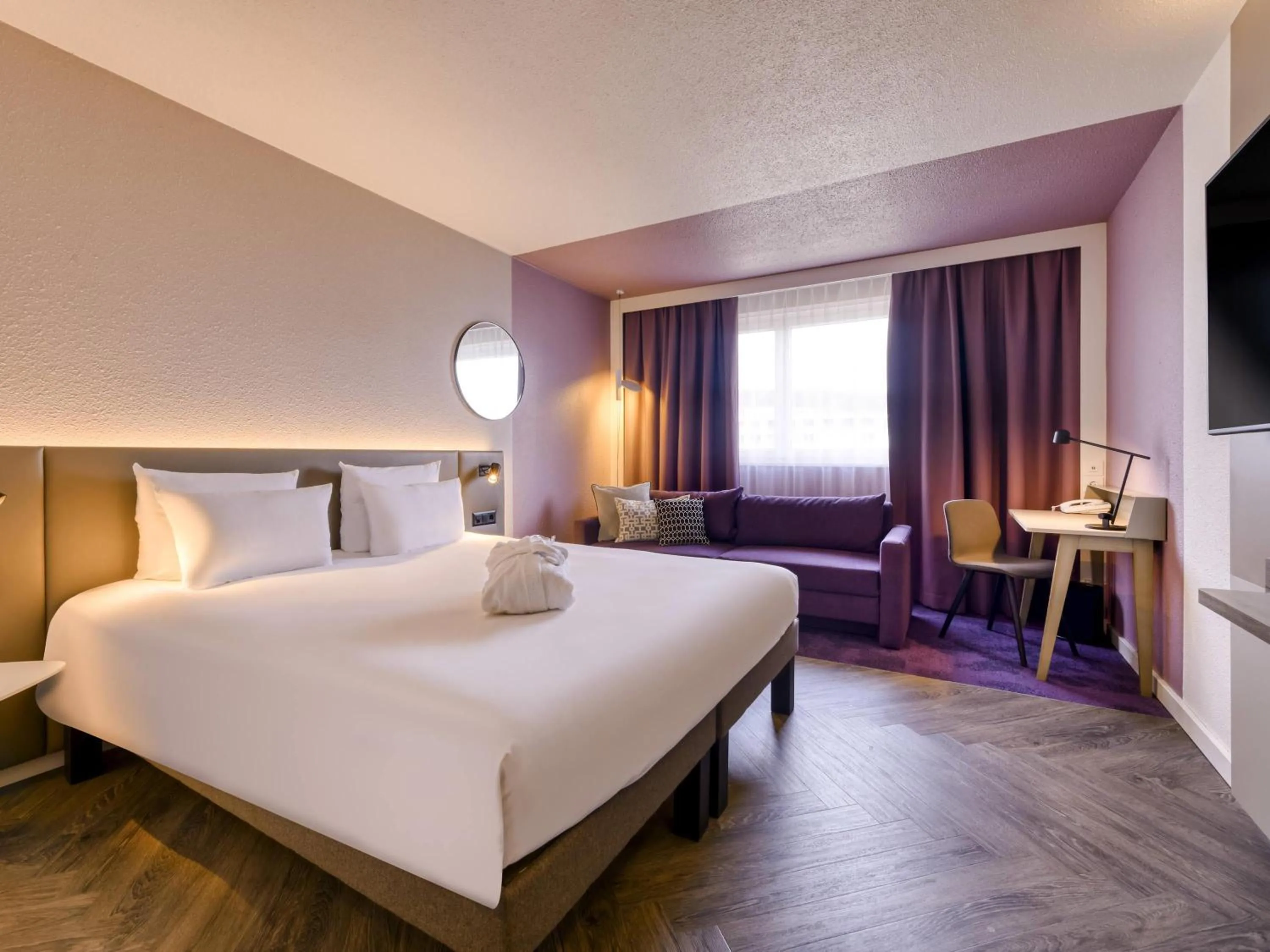 Bedroom, Bed in Novotel Zurich City West
