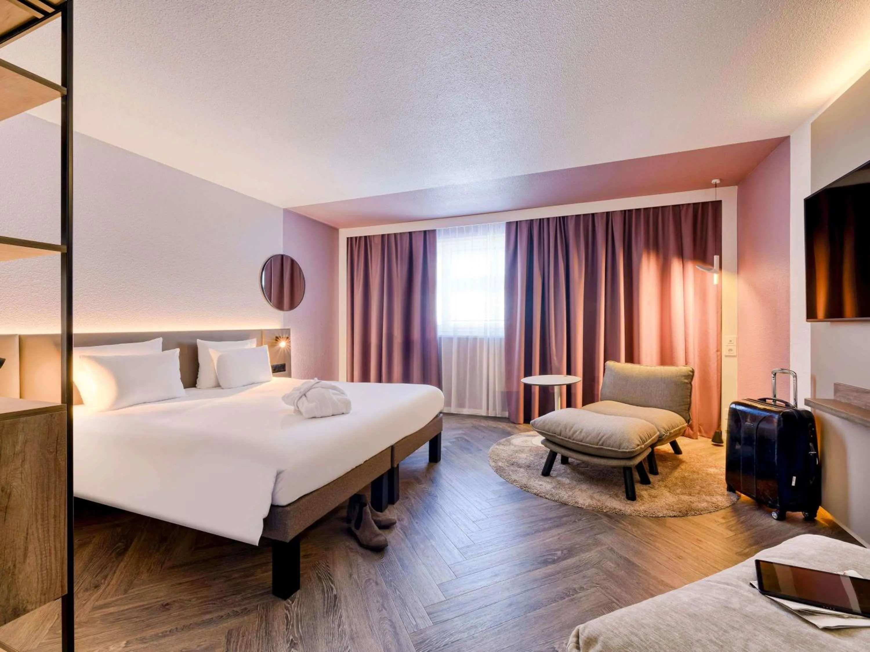 Bedroom, Bed in Novotel Zurich City West