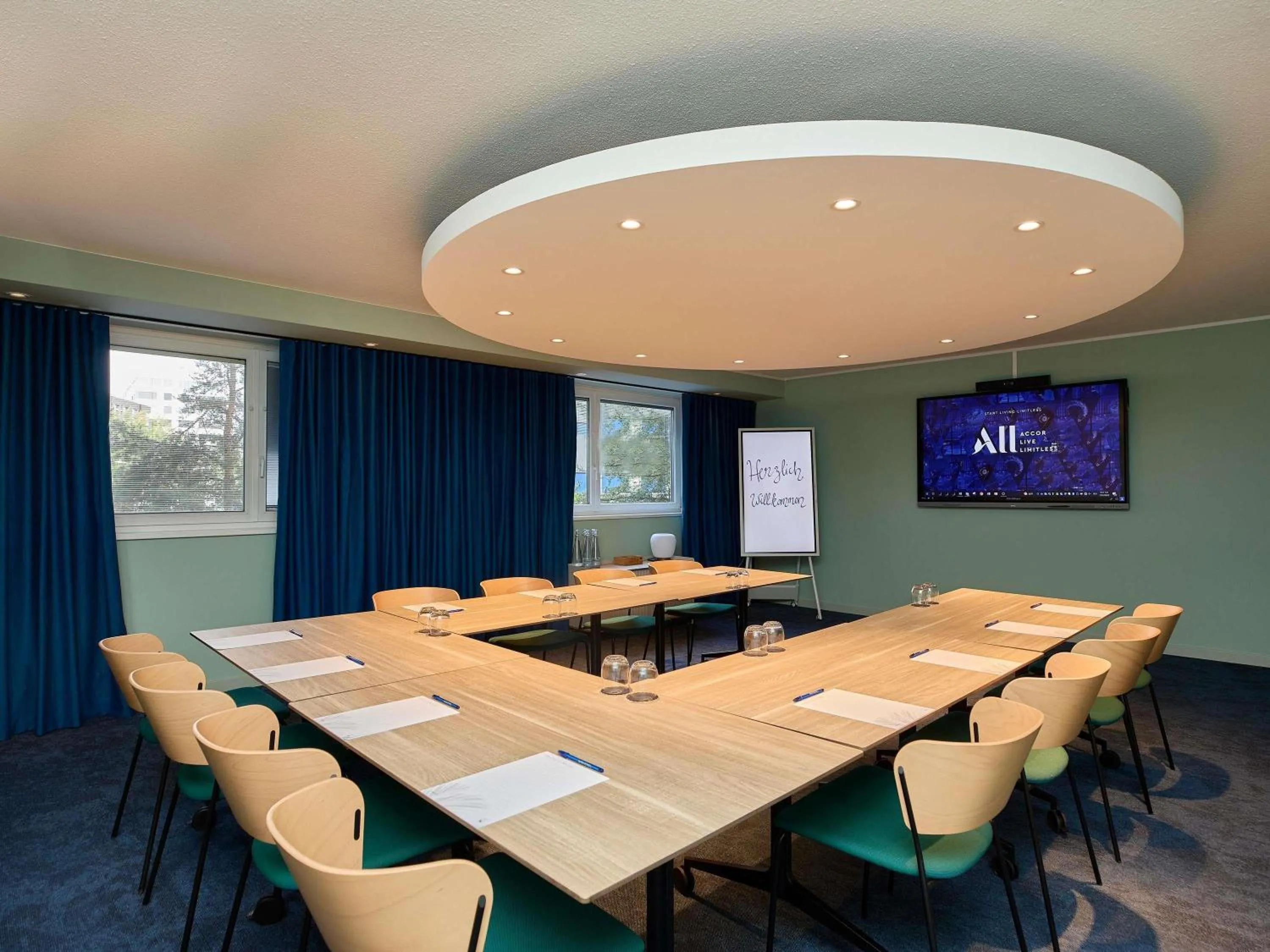 Meeting/conference room in Novotel Zurich City West