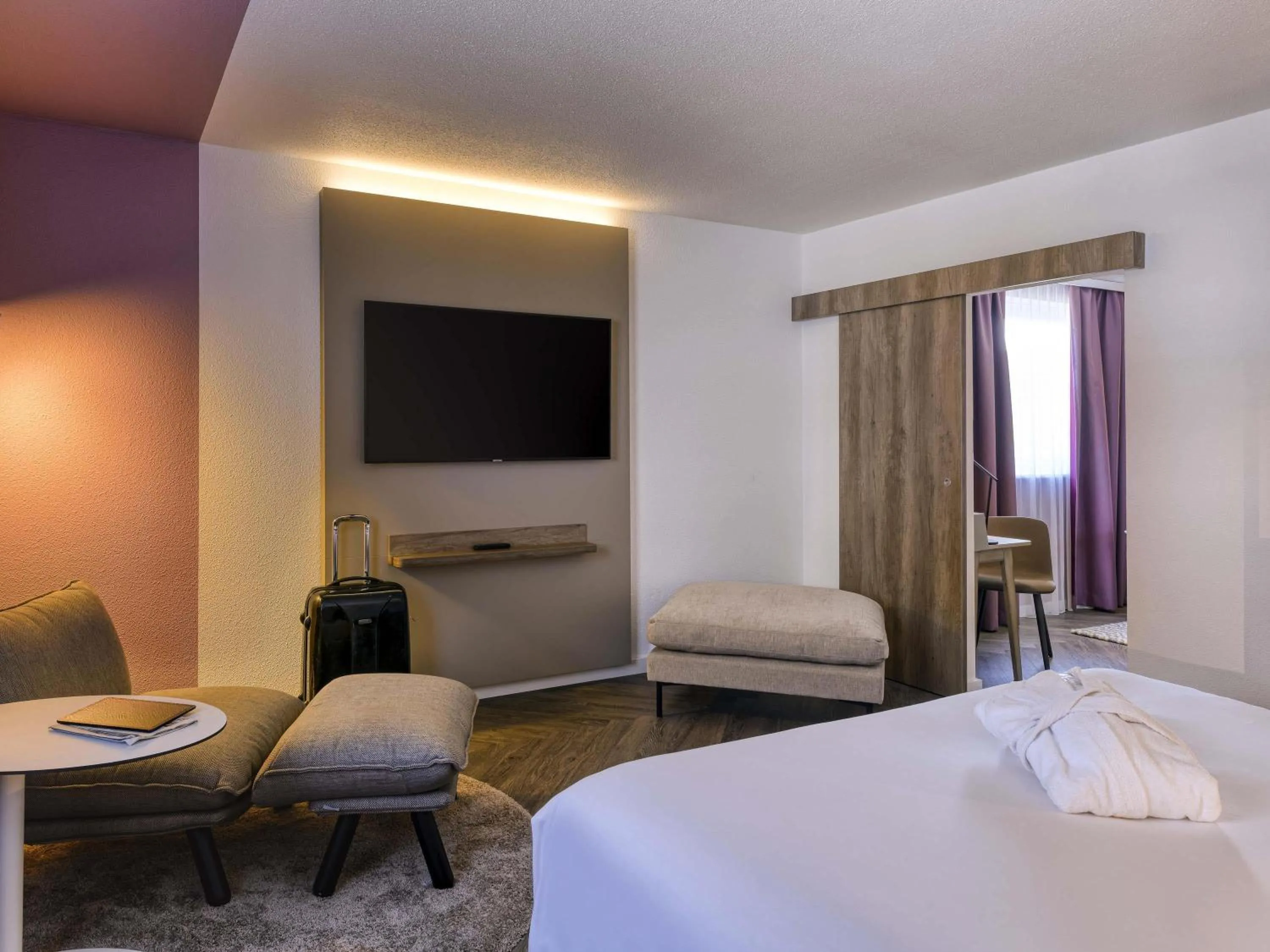 Bedroom, Bed in Novotel Zurich City West